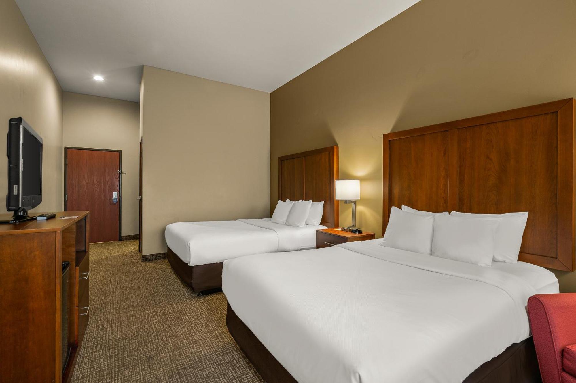 Queen Room Two Queen Beds Non-Smoking