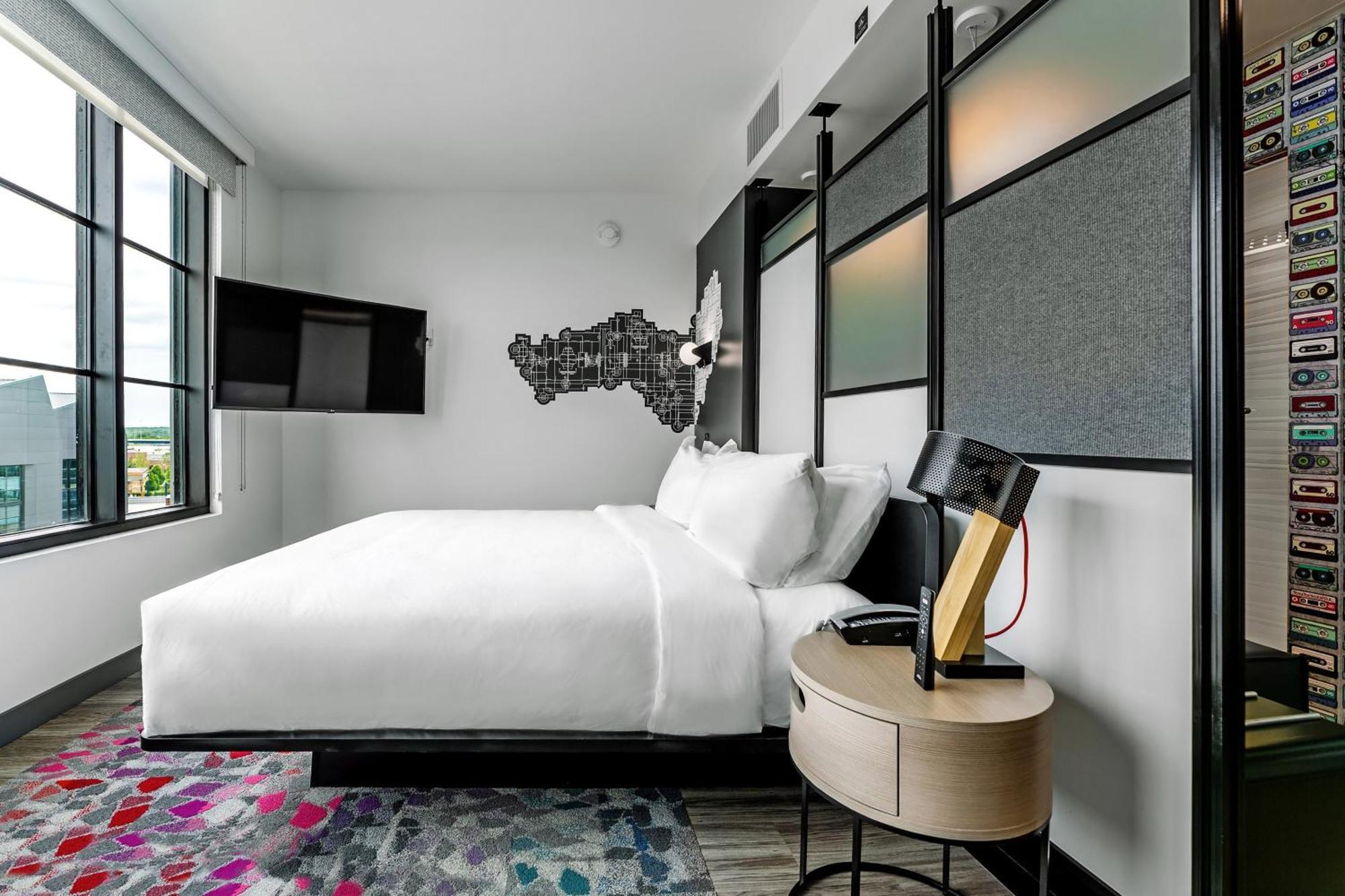 Aloft King Room