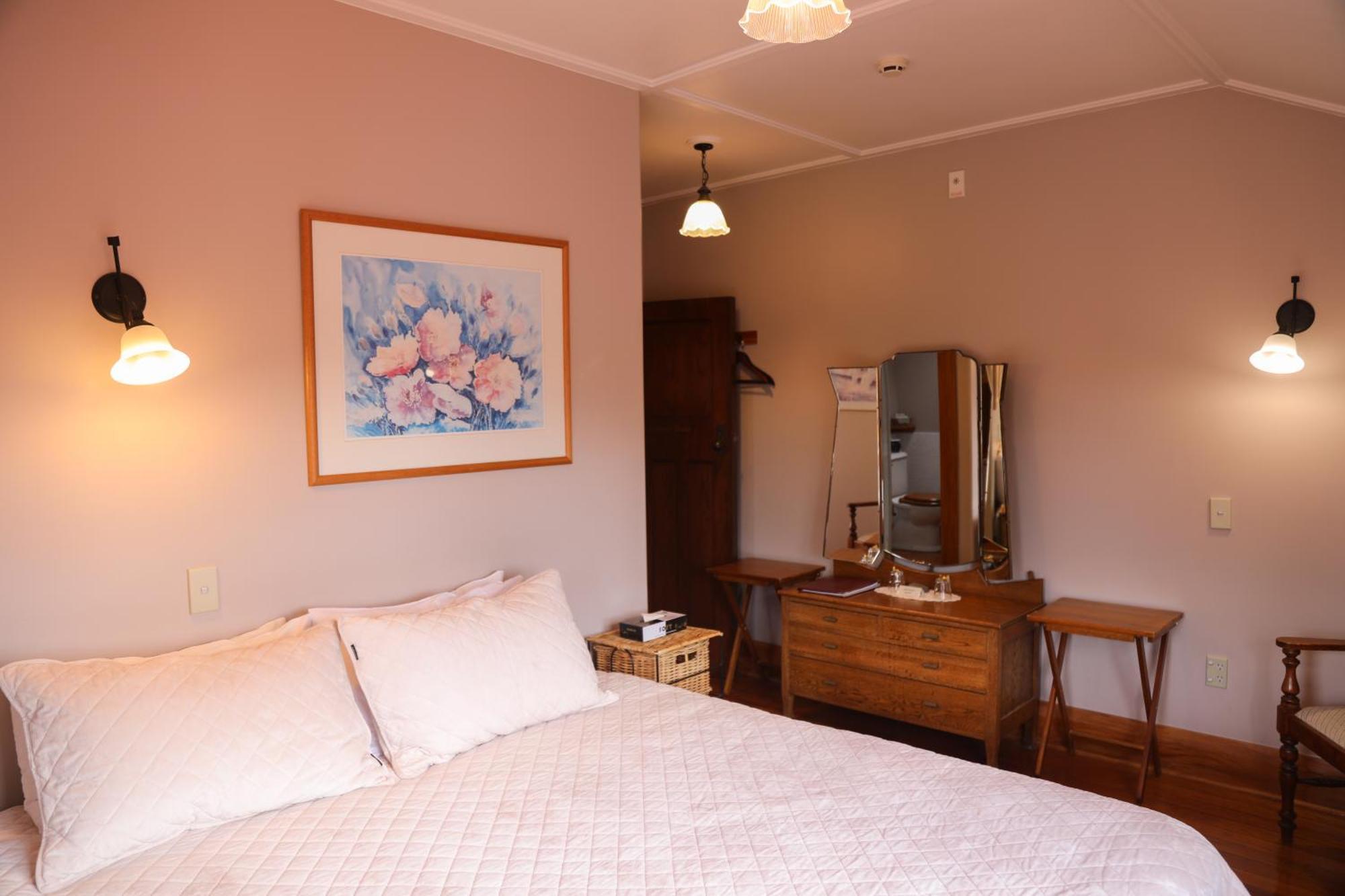 Double or Twin Room with Lake View