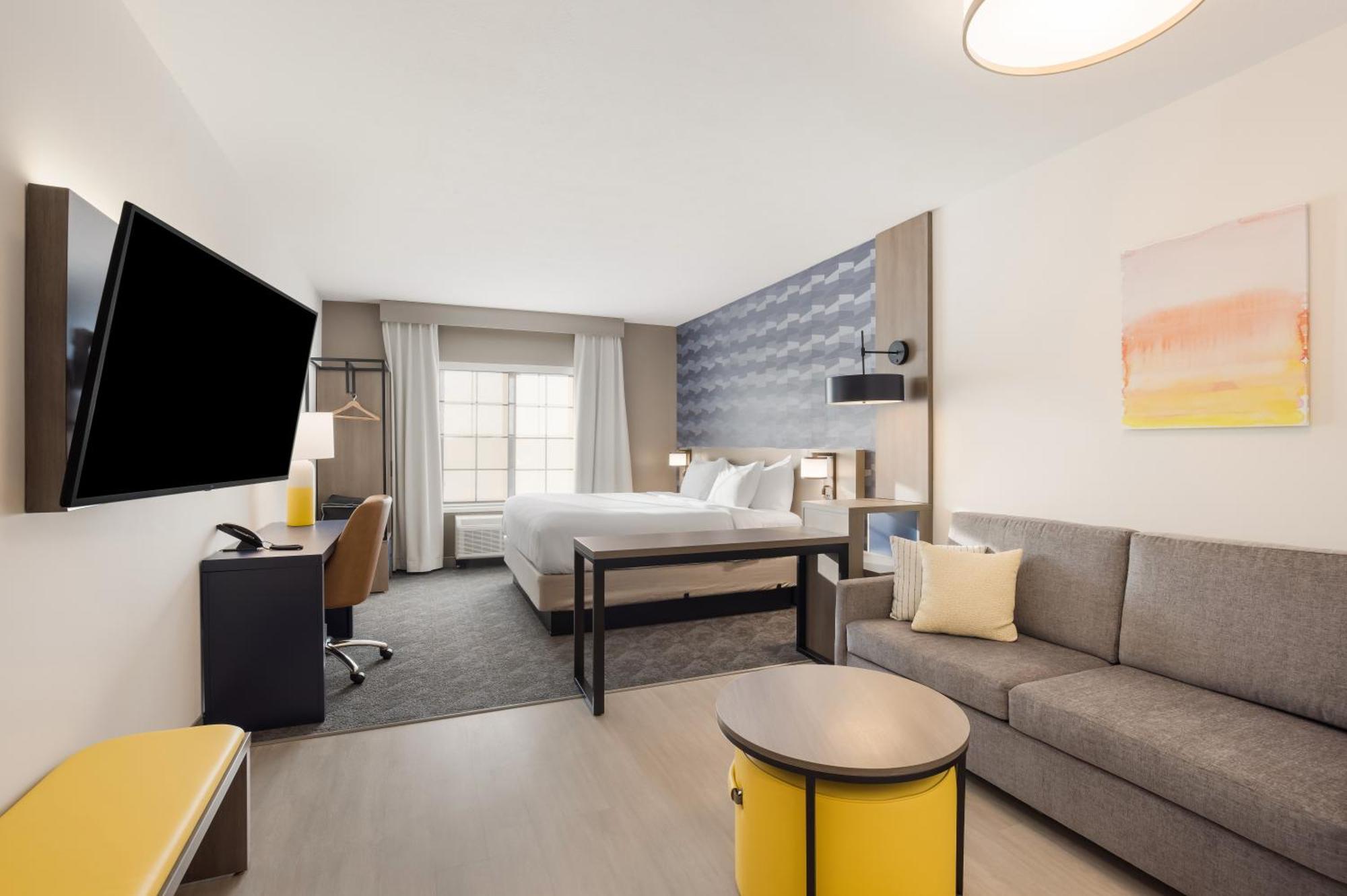 King Suite Sofabed Non Smoking or No Pets Allowed