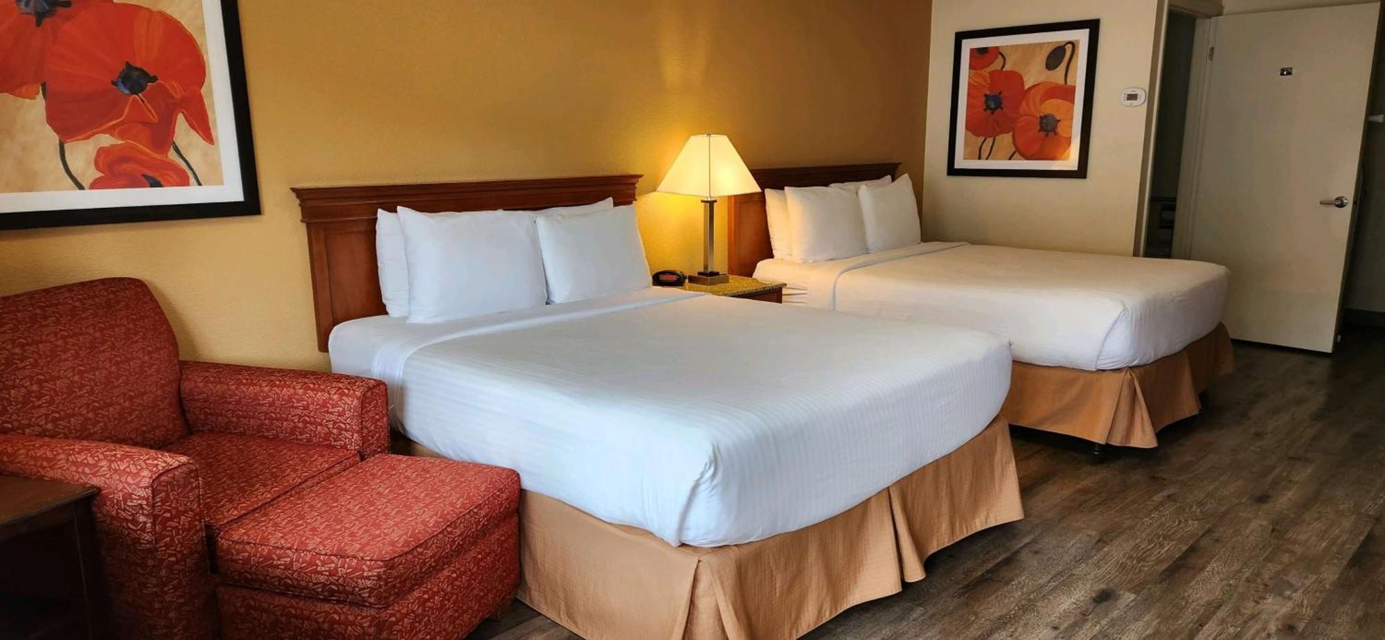 Queen Room with Two Queen Beds and Bath Tub - Disability Access/Non-Smoking