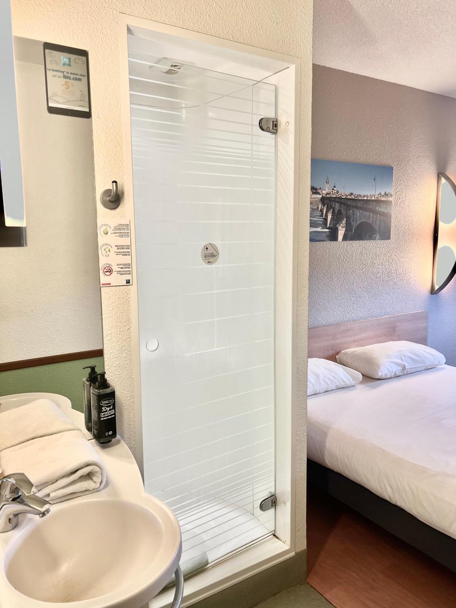Double Queen Room,1705003317:JPEG