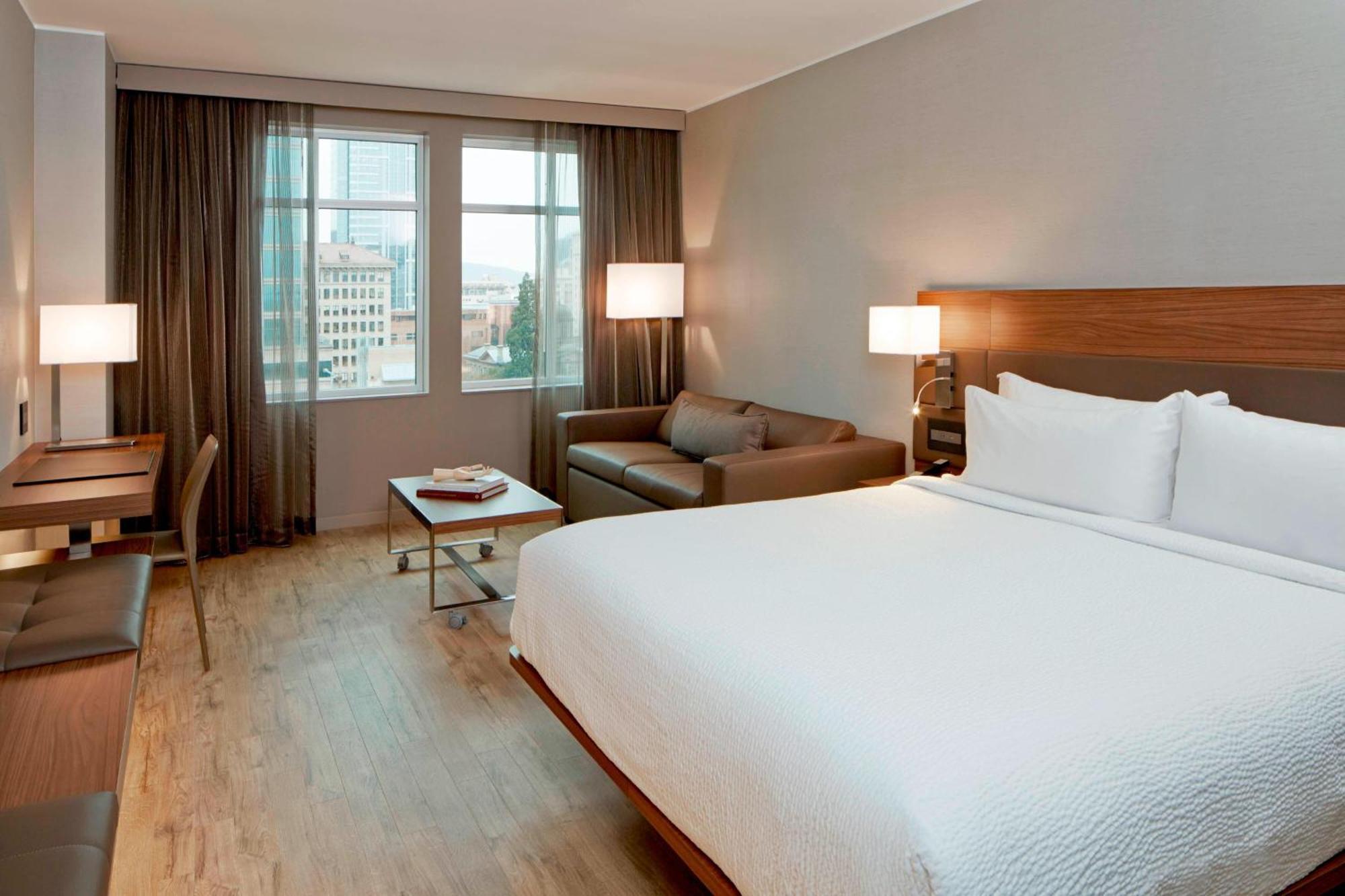 King Room With Sofa Bed And River View