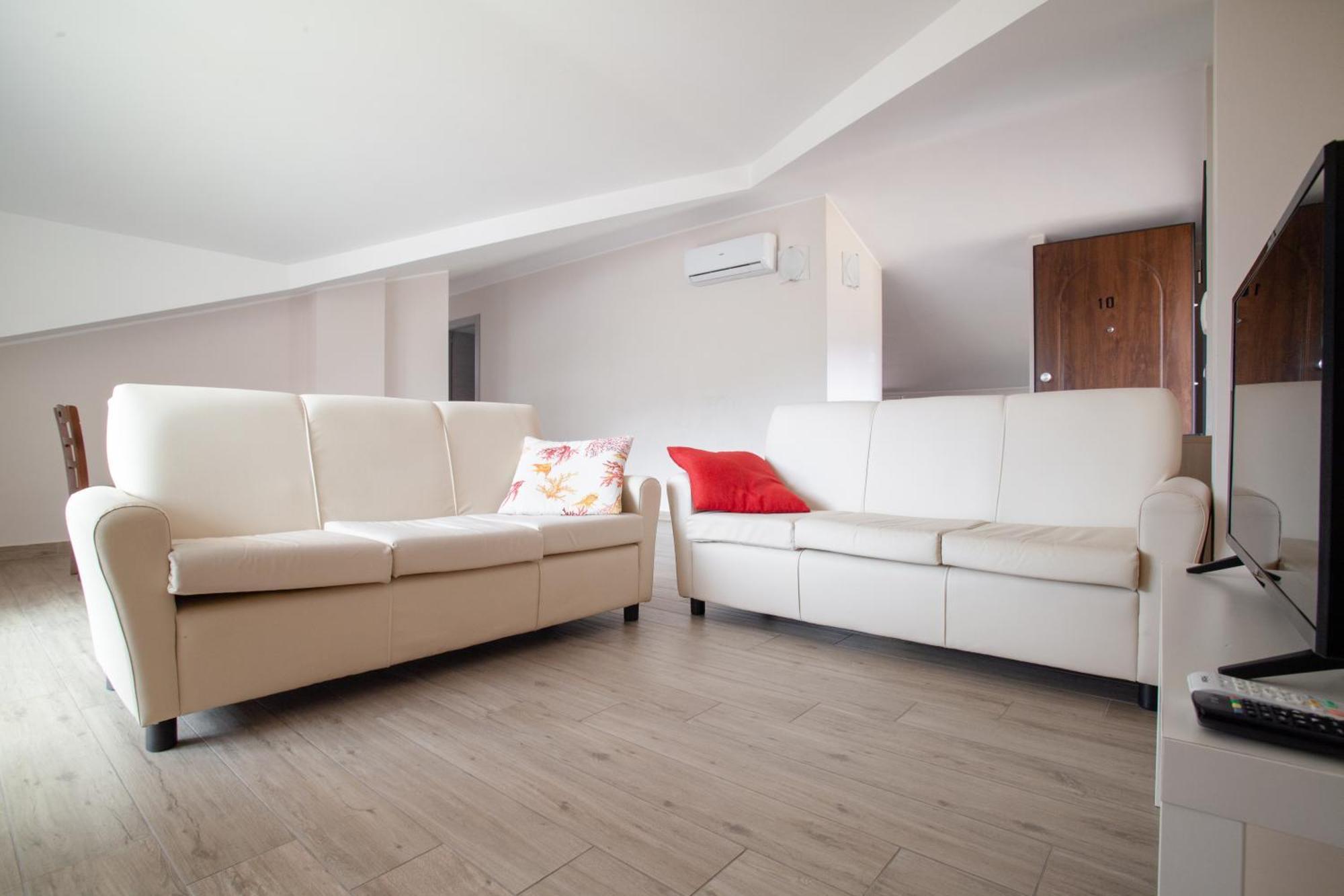 Three-Bedroom Apartment,1500311866:JPEG