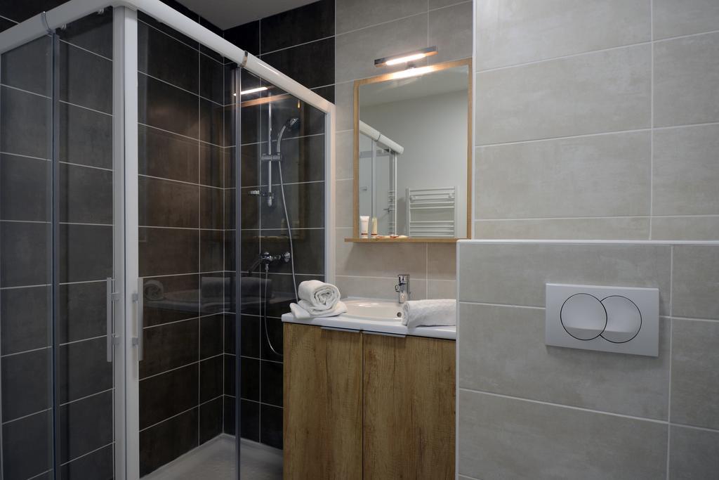 One-Bedroom Apartment,177470586:JPEG