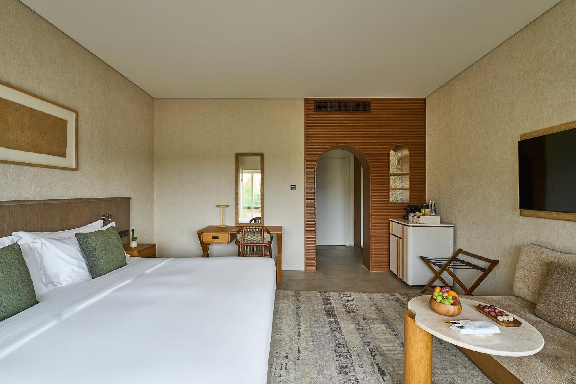 Deluxe King Room,1743632571:JPEG