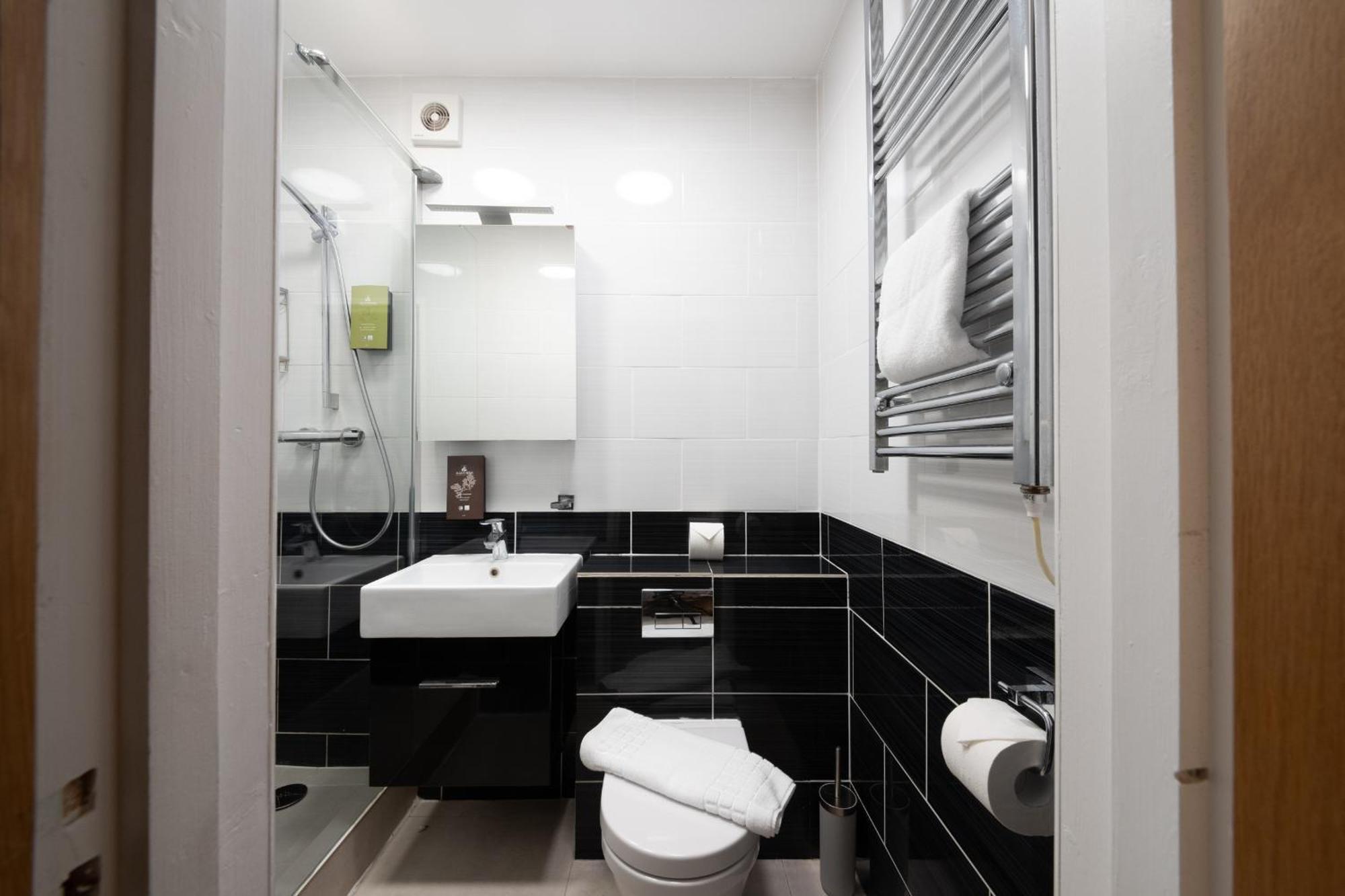 Super Family Apartments