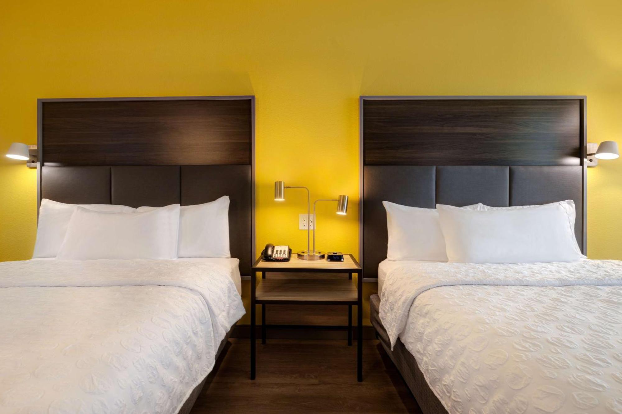 Queen Room Two Queen Beds Hearing Access