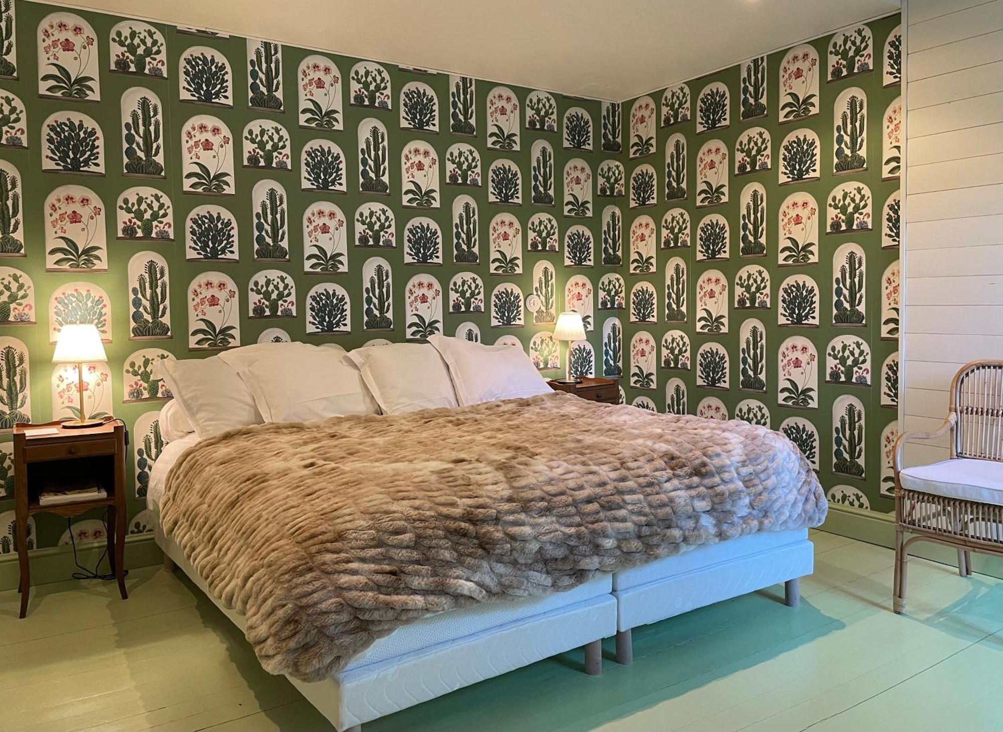 Double Room,1409668865:JPEG