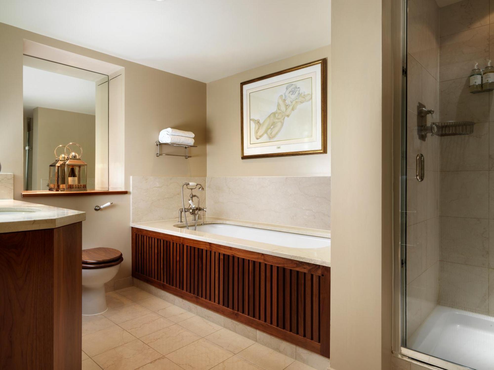 Atrium Suite