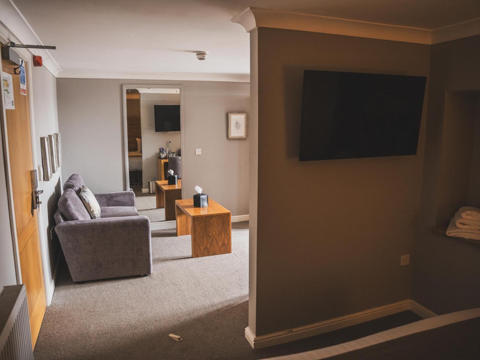 Deluxe Family Room