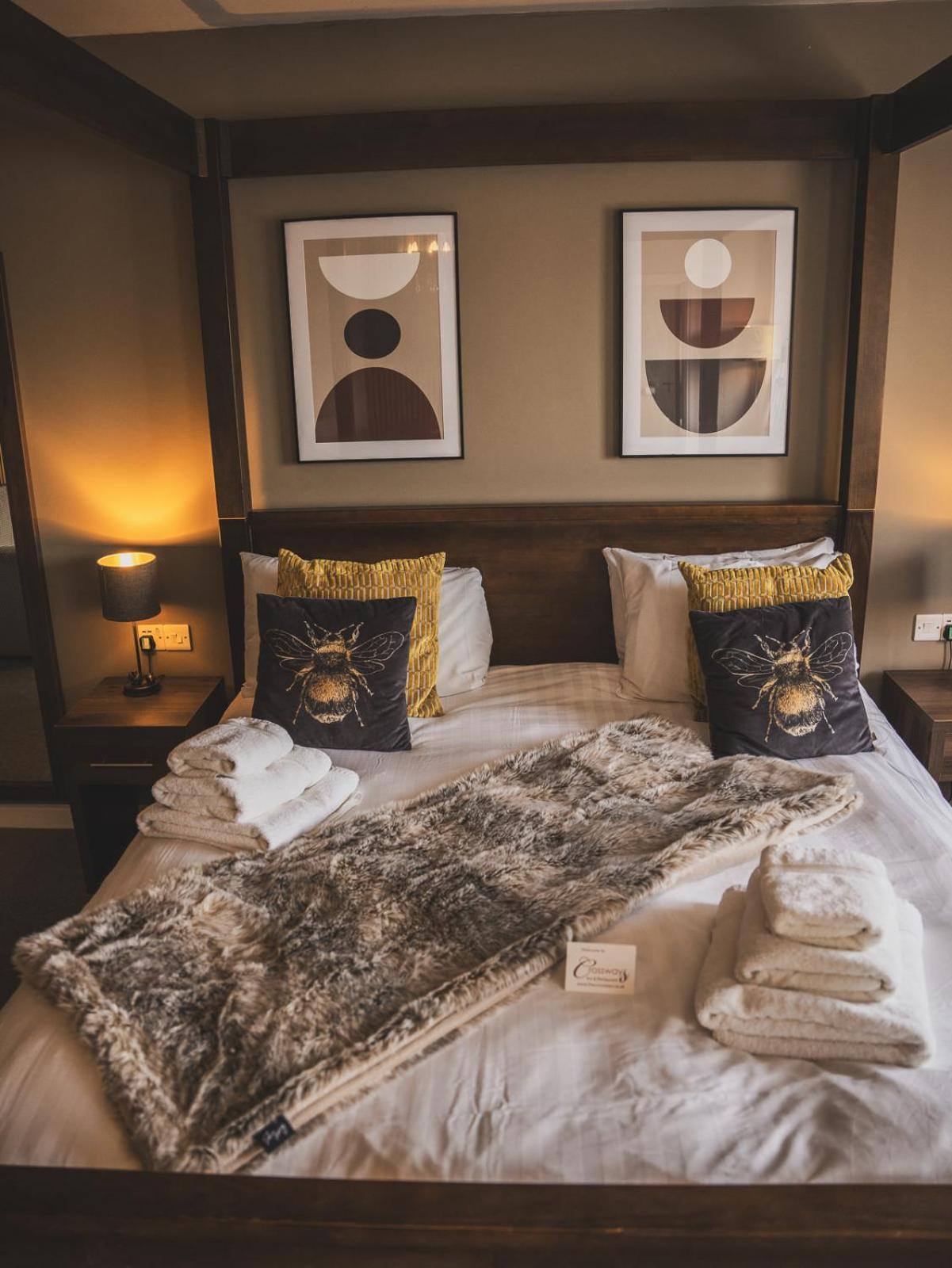 Four Poster Room