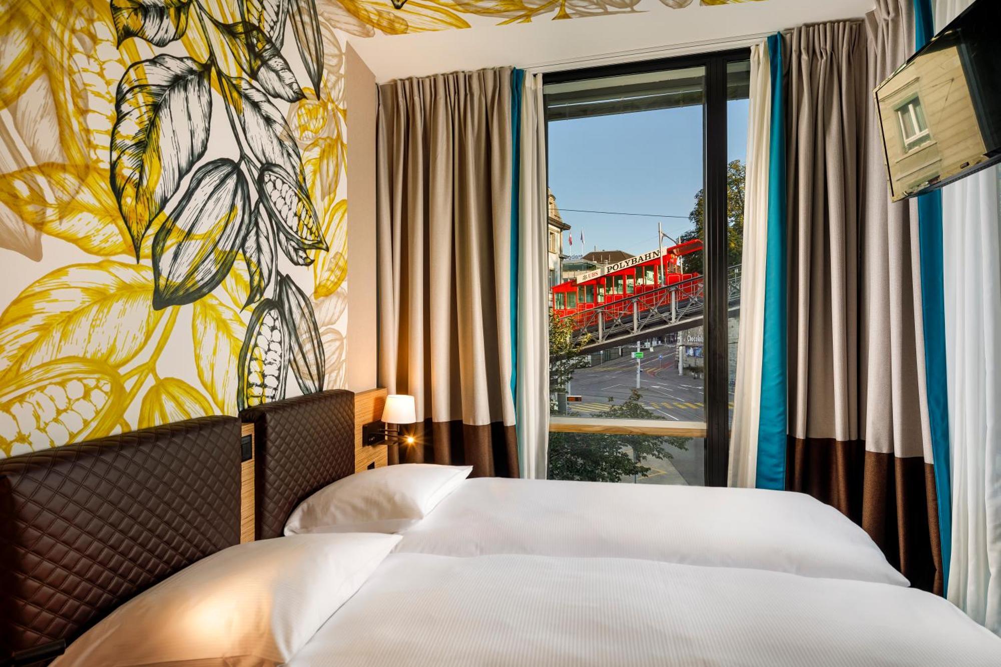 Deluxe Queen Room