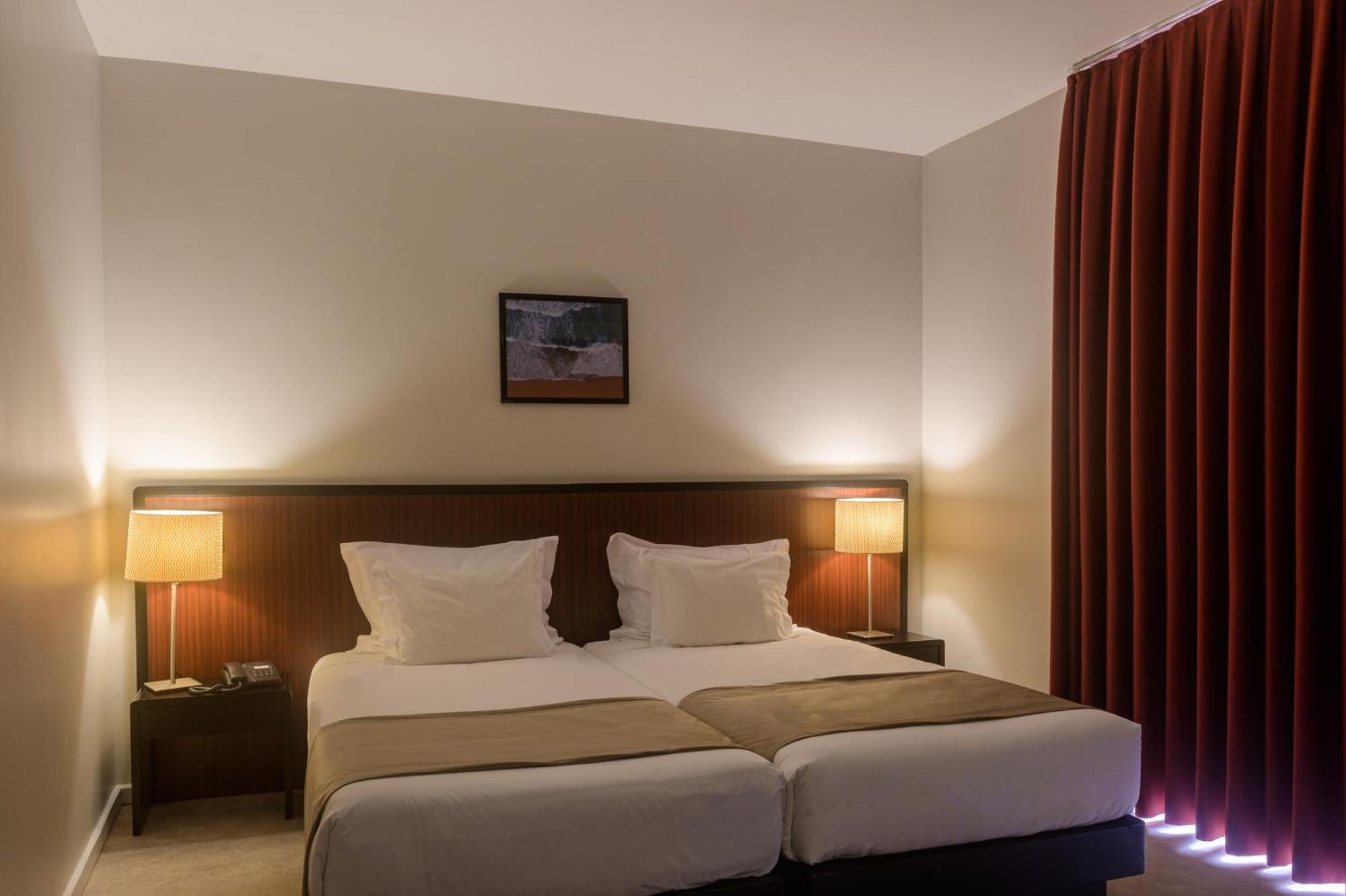 Twin Room,1516385860:JPEG