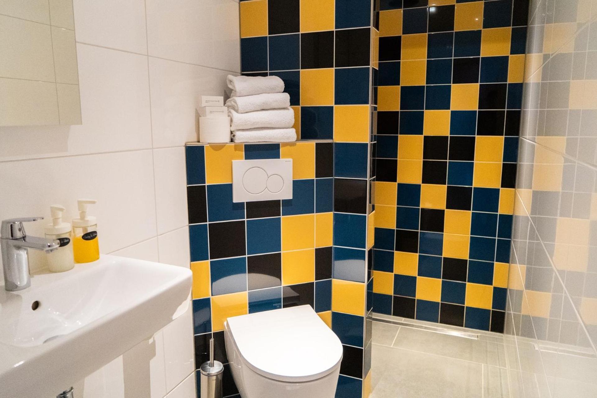 Double Room,1516381342:JPEG