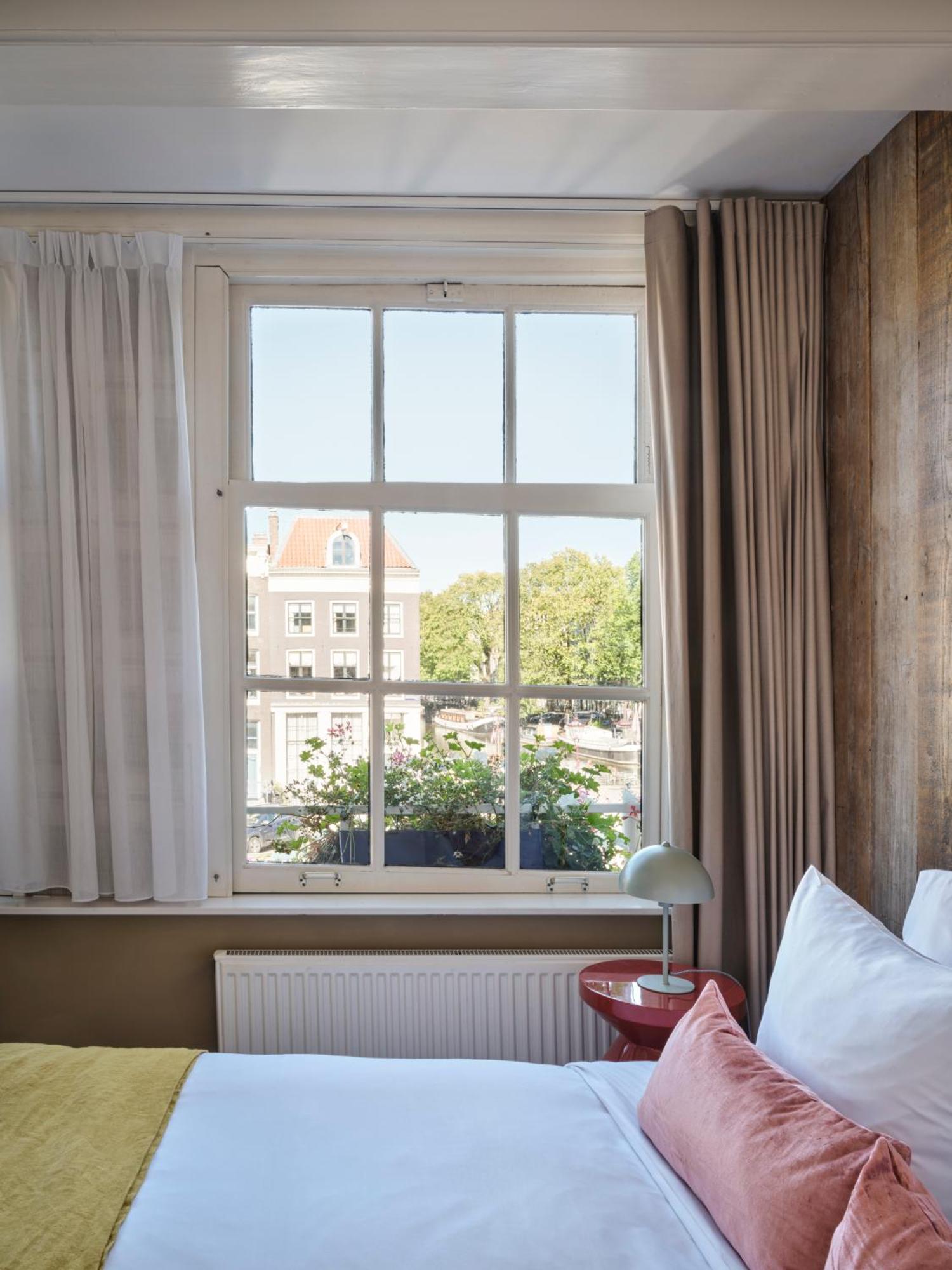 Small Double Room Canal View