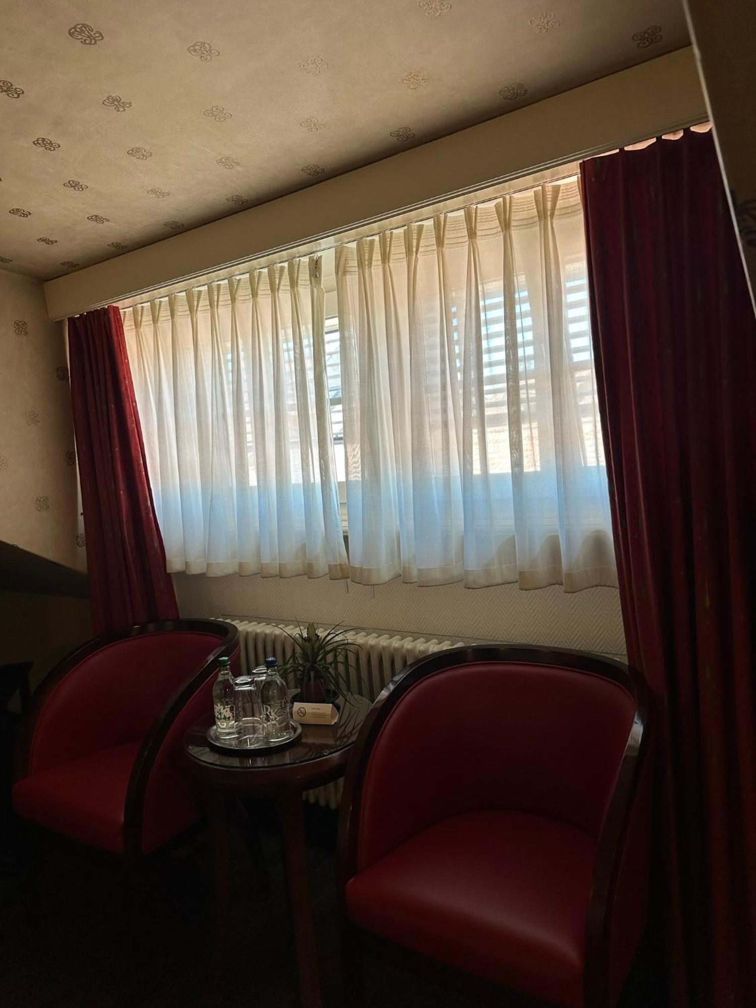 Standard Queen Room