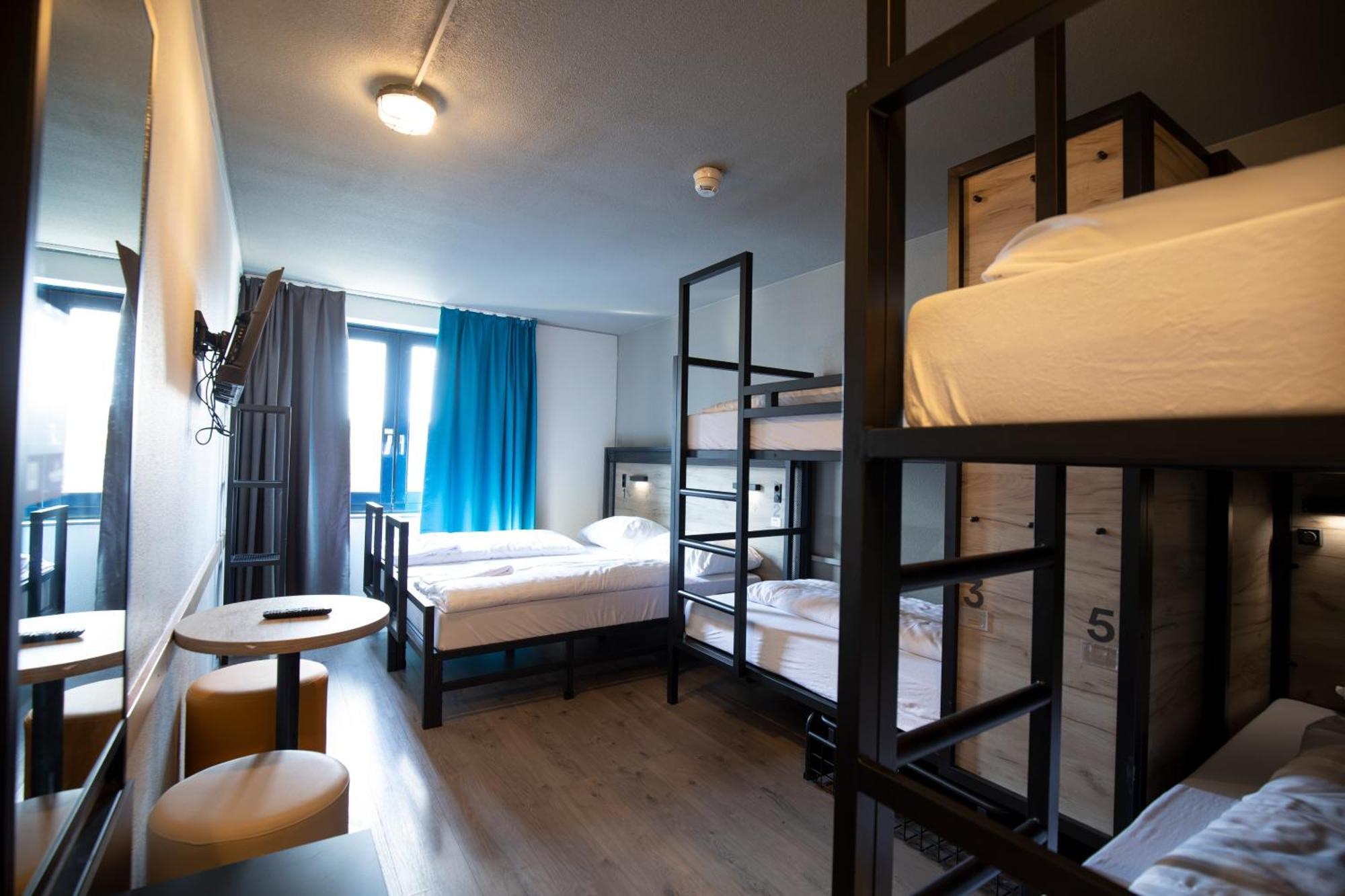Six-Bed Room,1588045656:JPEG