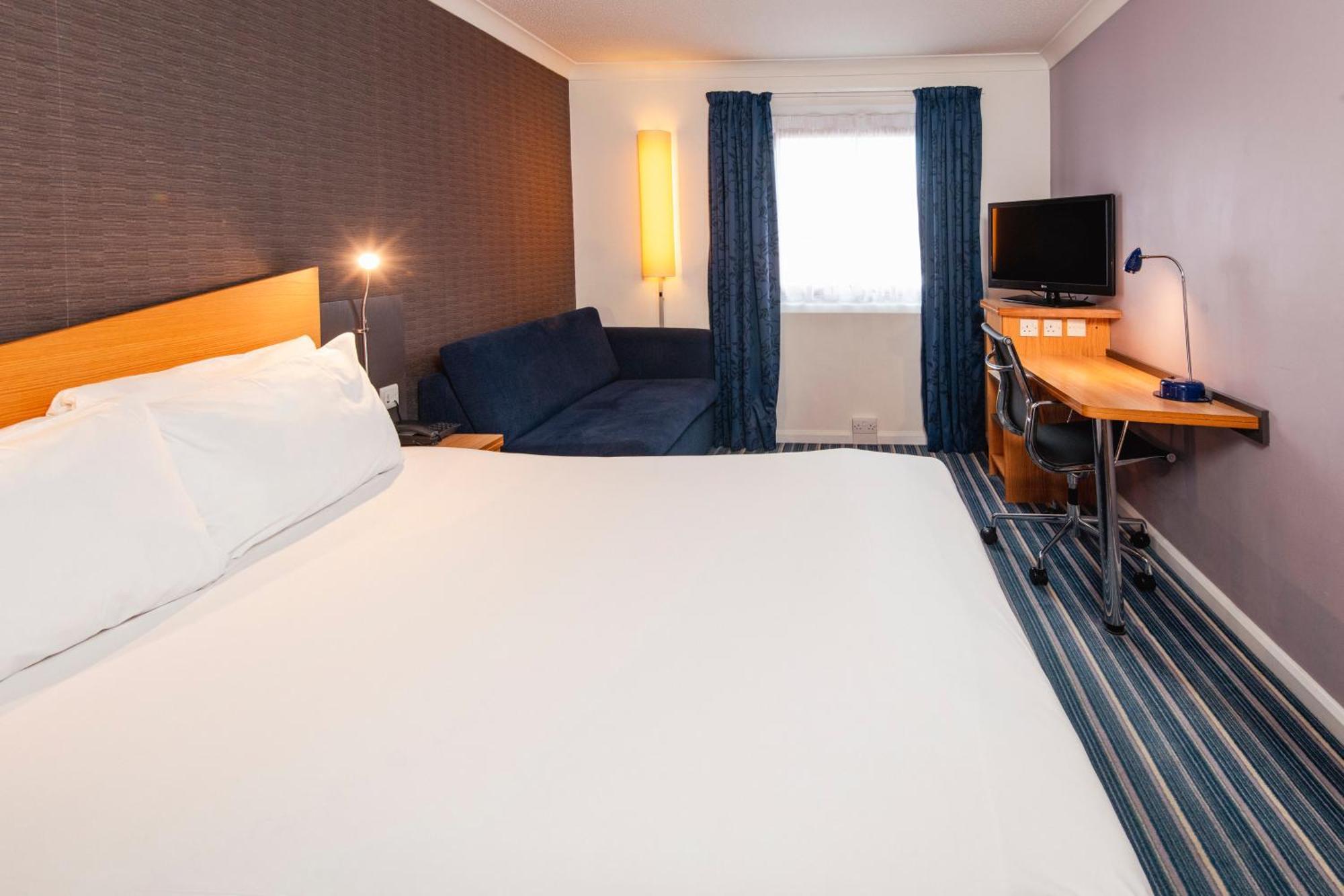 Standard Double Room with Sofa Bed and Free Hot Breakfast