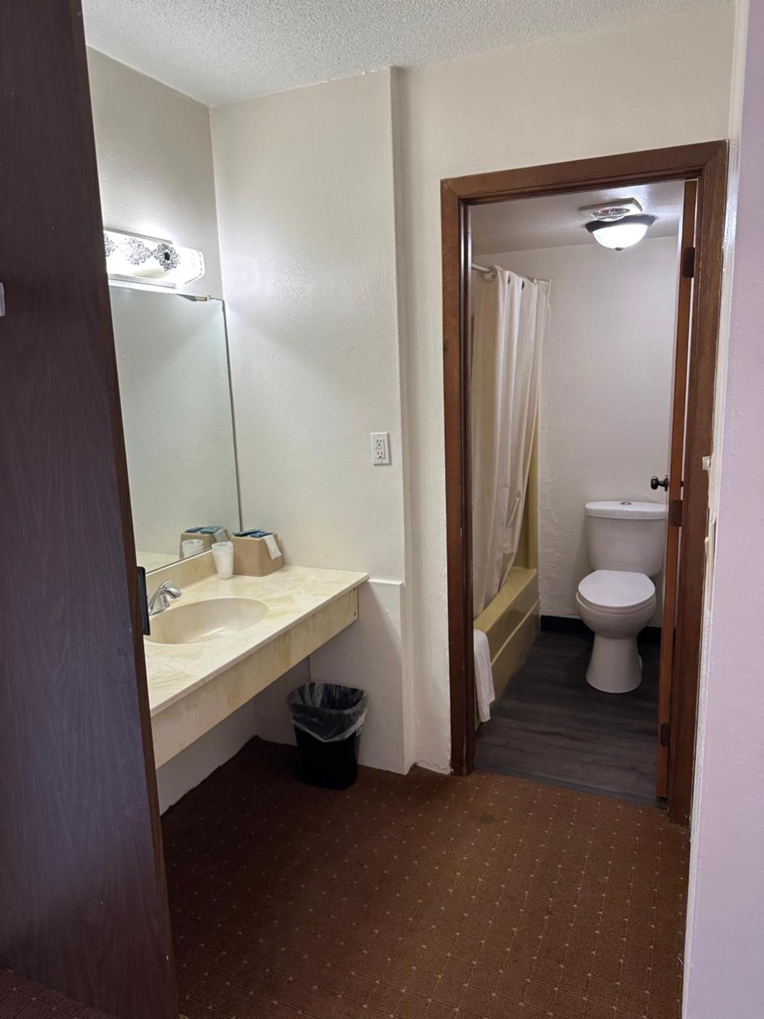 Double Room Two Double Beds Non-Smoking