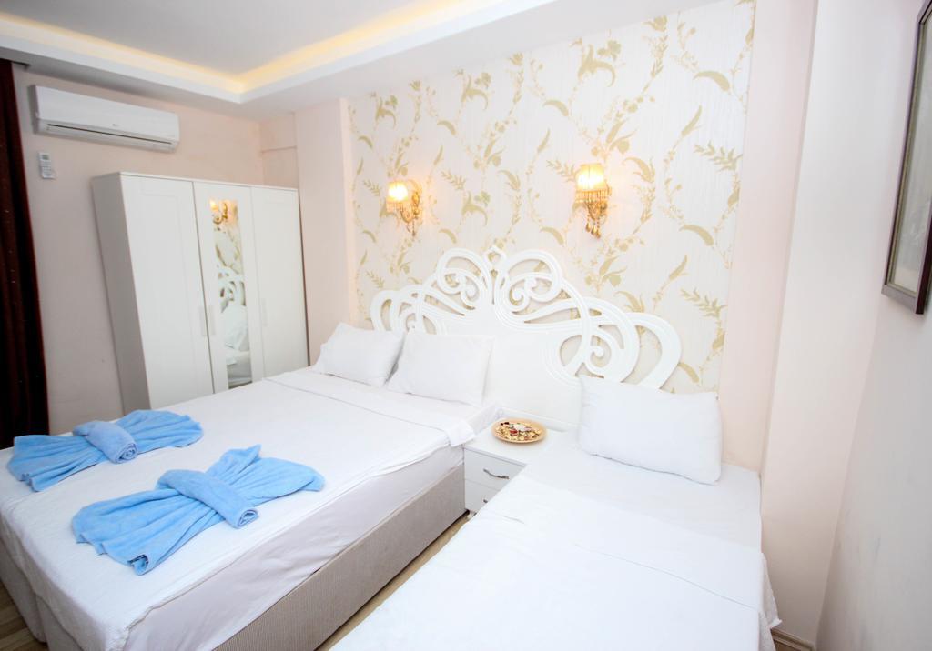Twin Room Private Bathroom