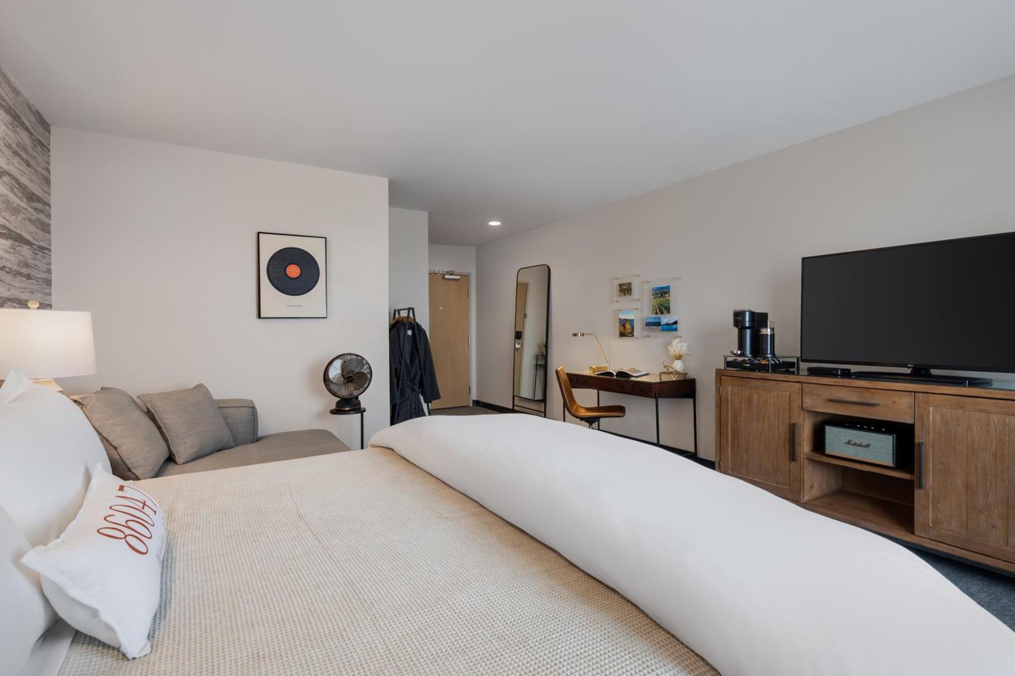Standard Suite
