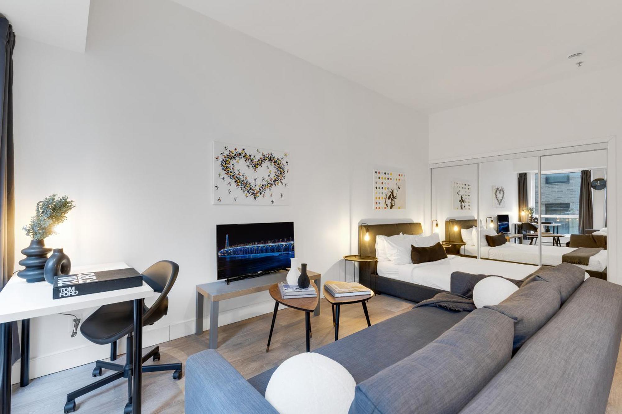 Studio Apartment Queen Bed