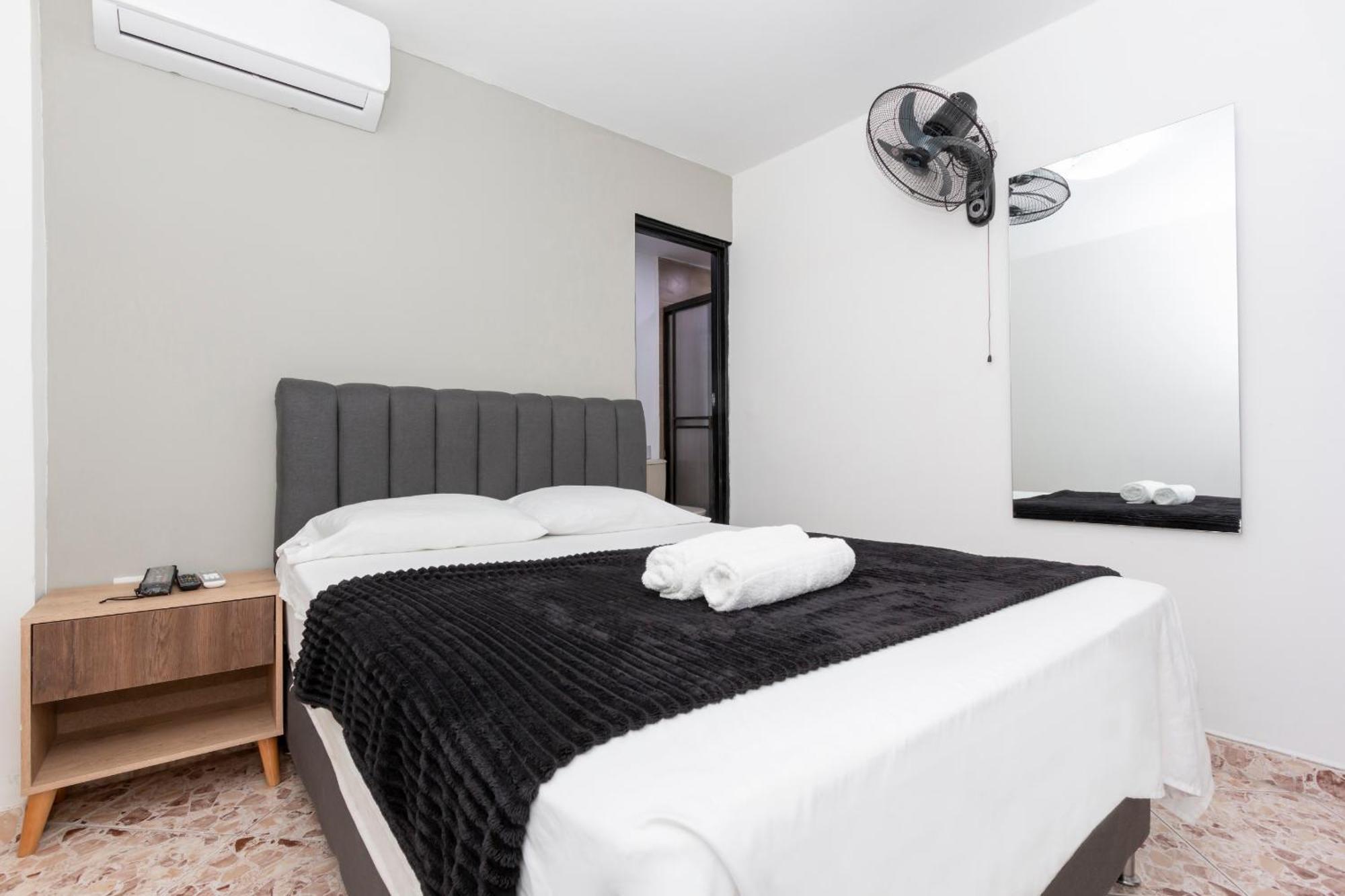 Deluxe Room,1522371331:JPEG