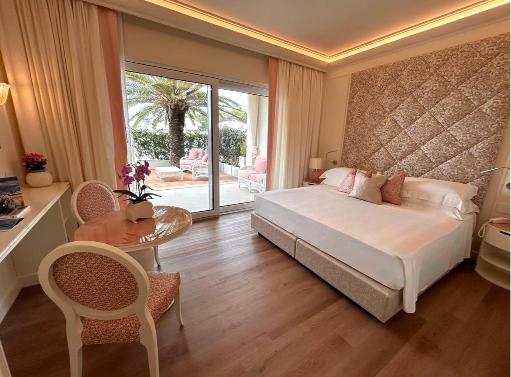 Suite mit Poolblick