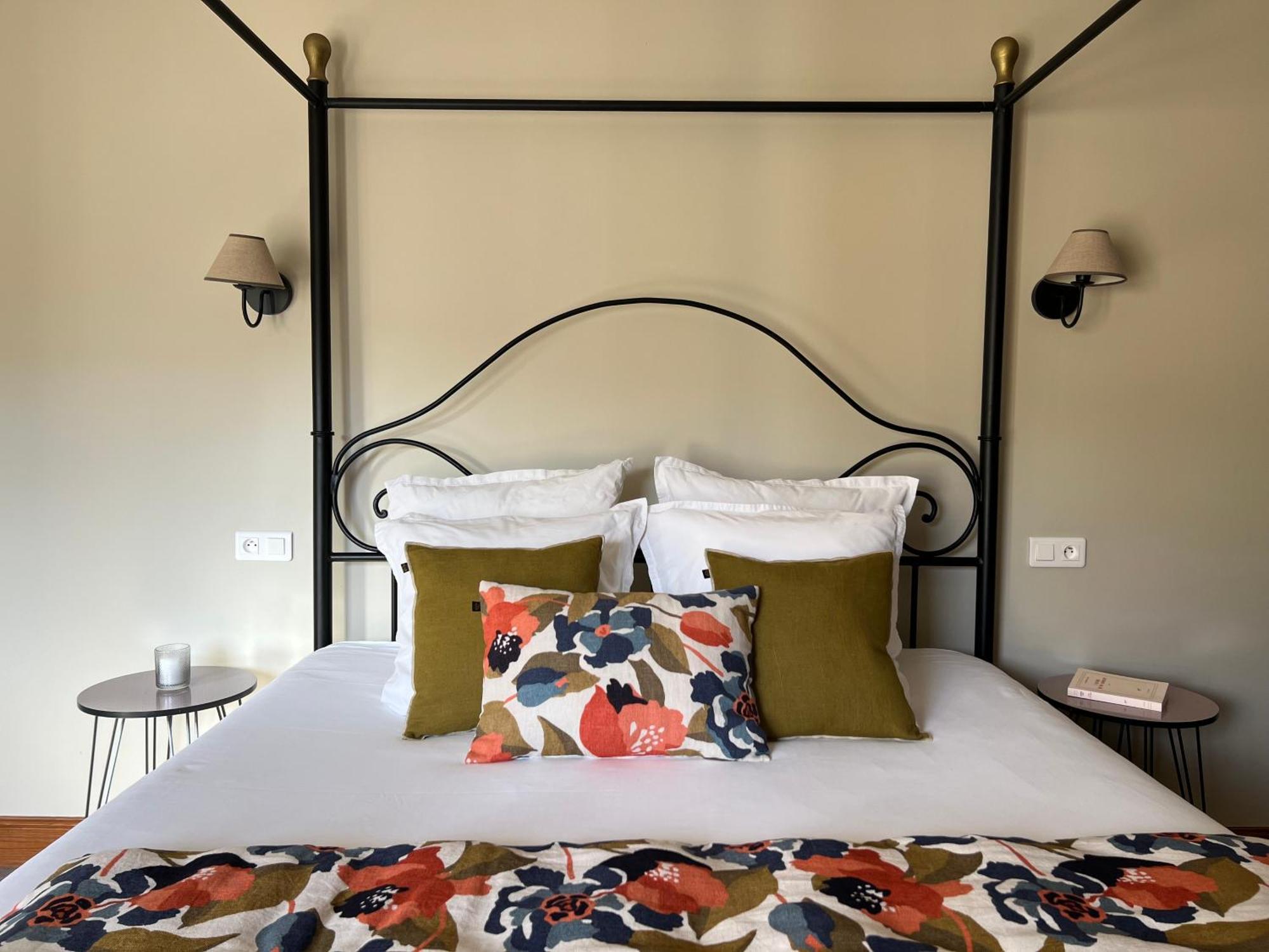 Deluxe Double Room,1523909932:JPEG