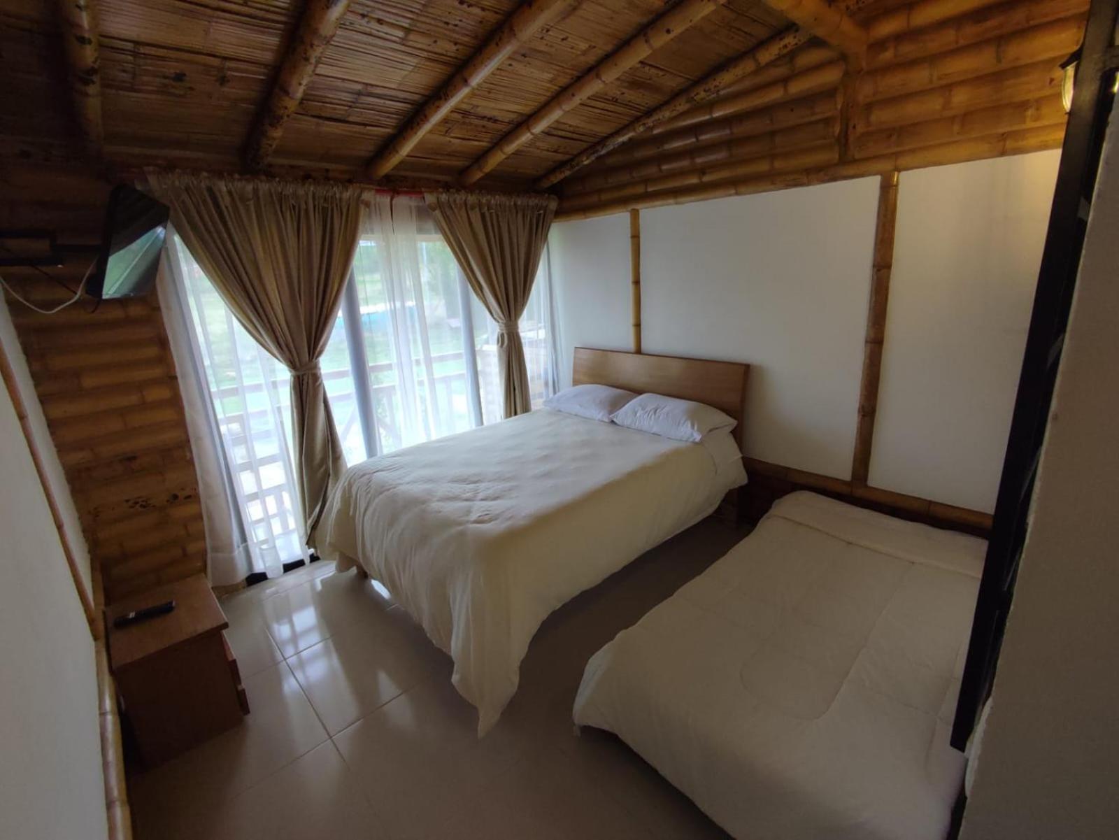 Habitación Triple con vistas a la montaña