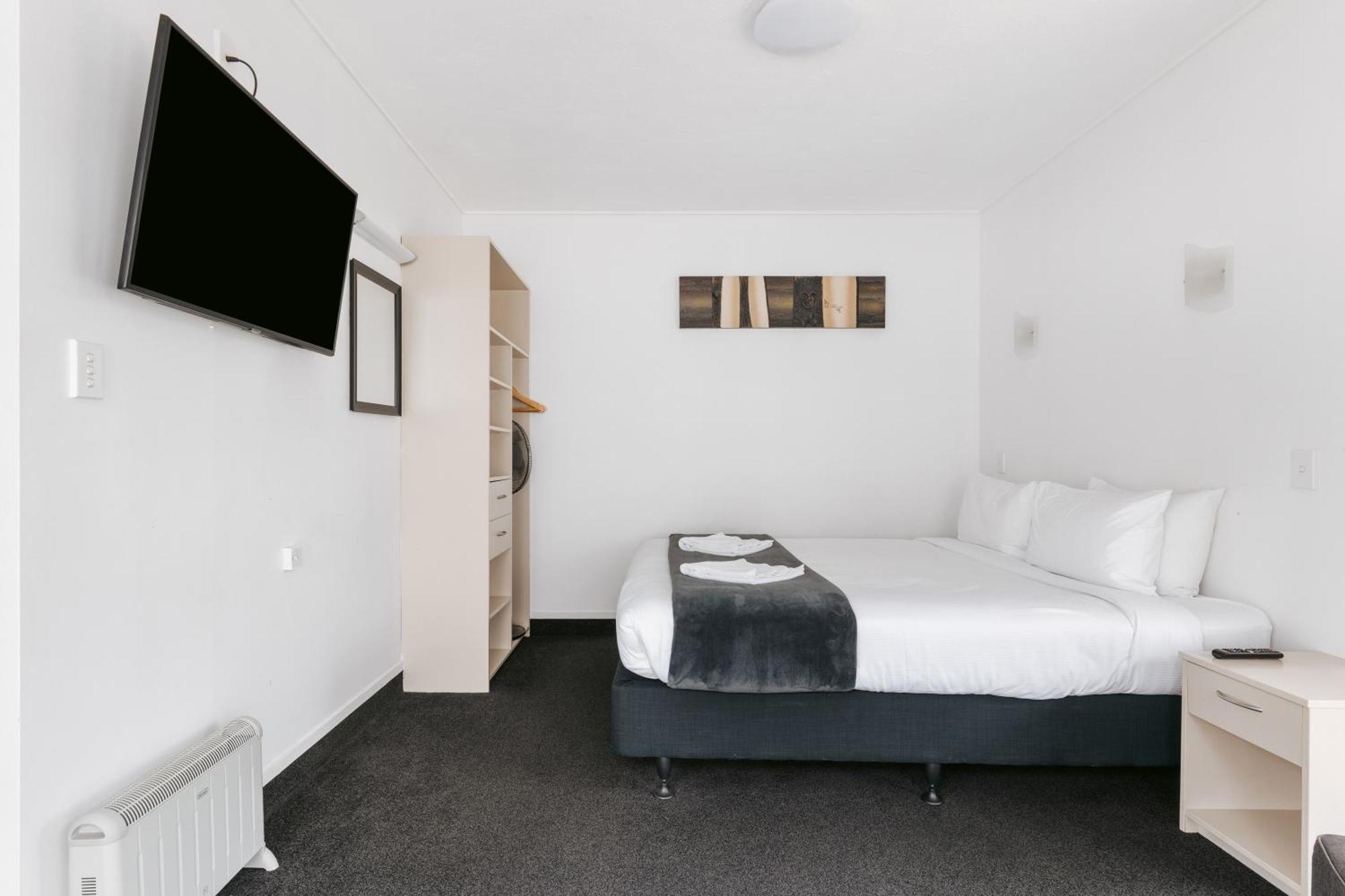 One-Bedroom Apartment No Aircon