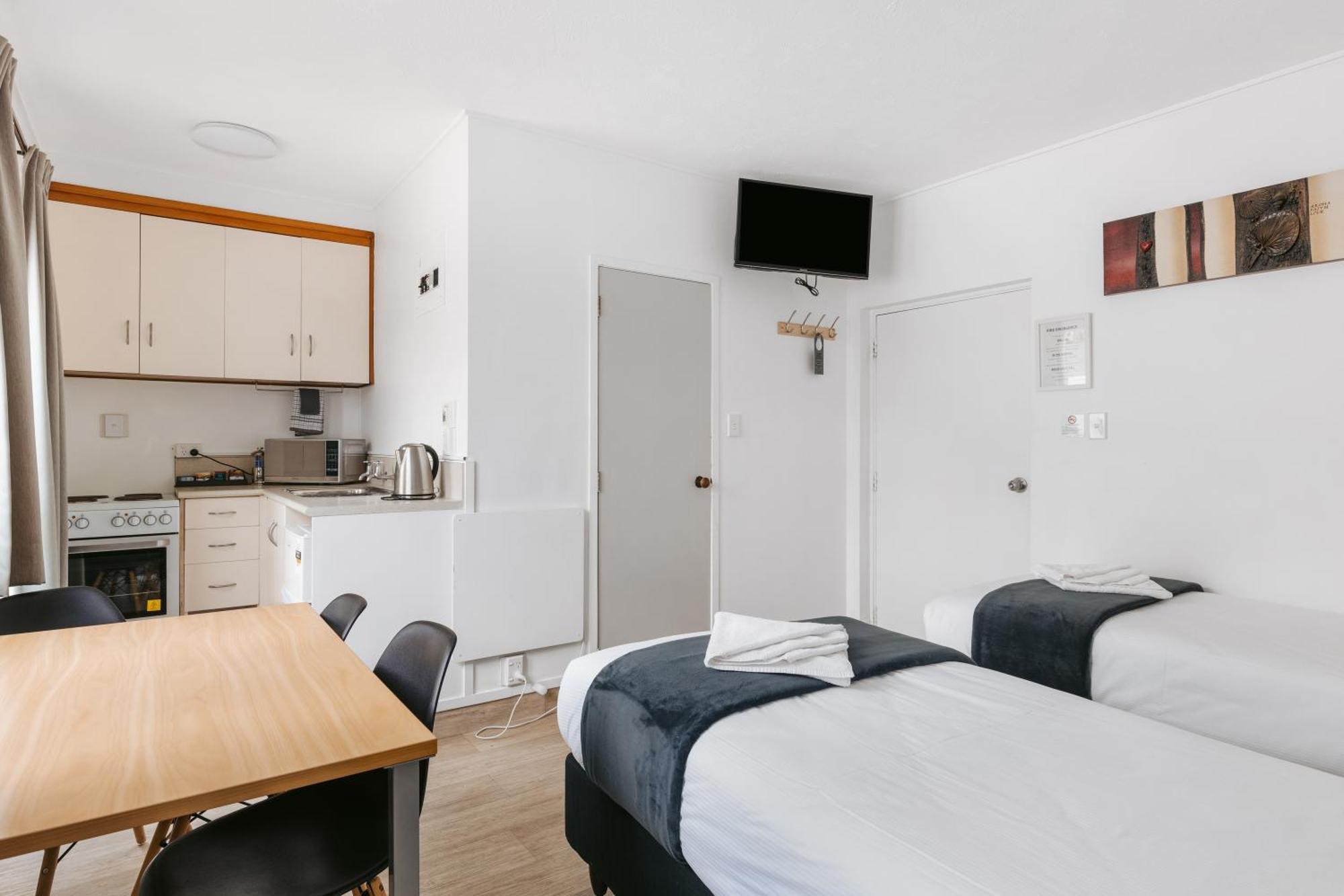 One-Bedroom Apartment No Aircon