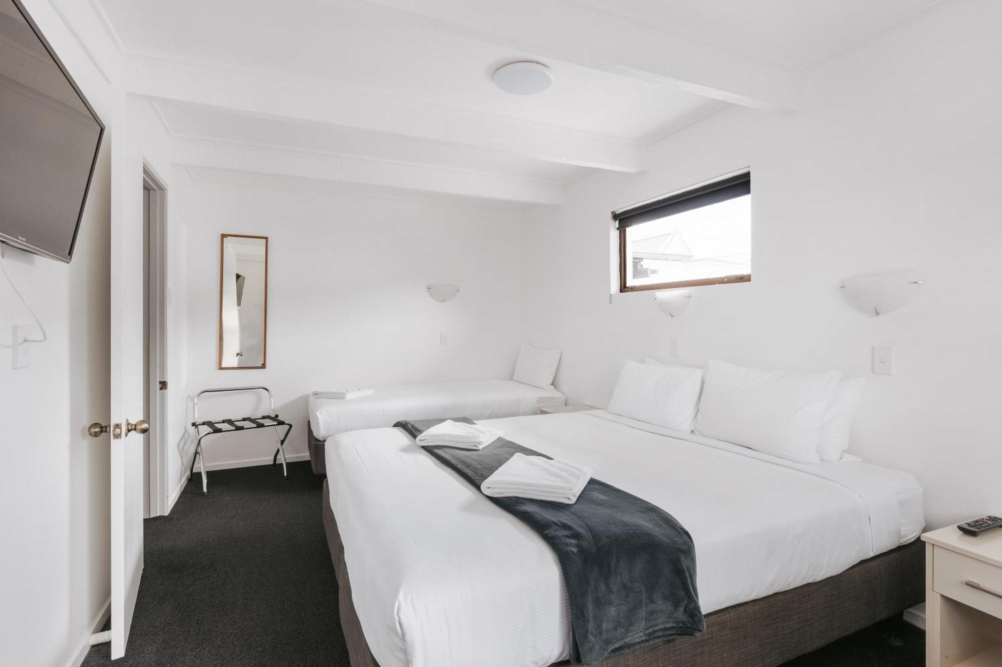Two-Bedroom Apartment Aircon