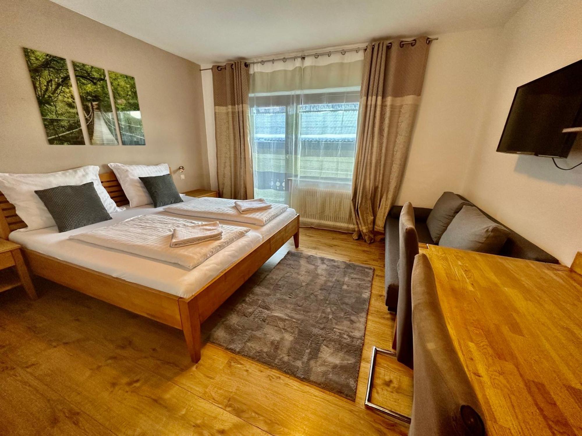 Double Room,1592069624:JPEG