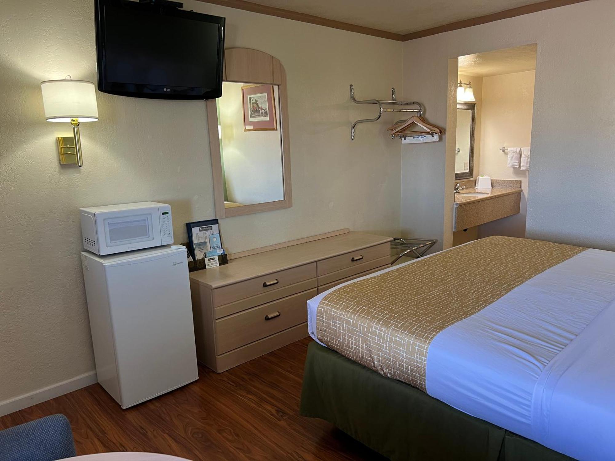 King Room - Non-Smoking