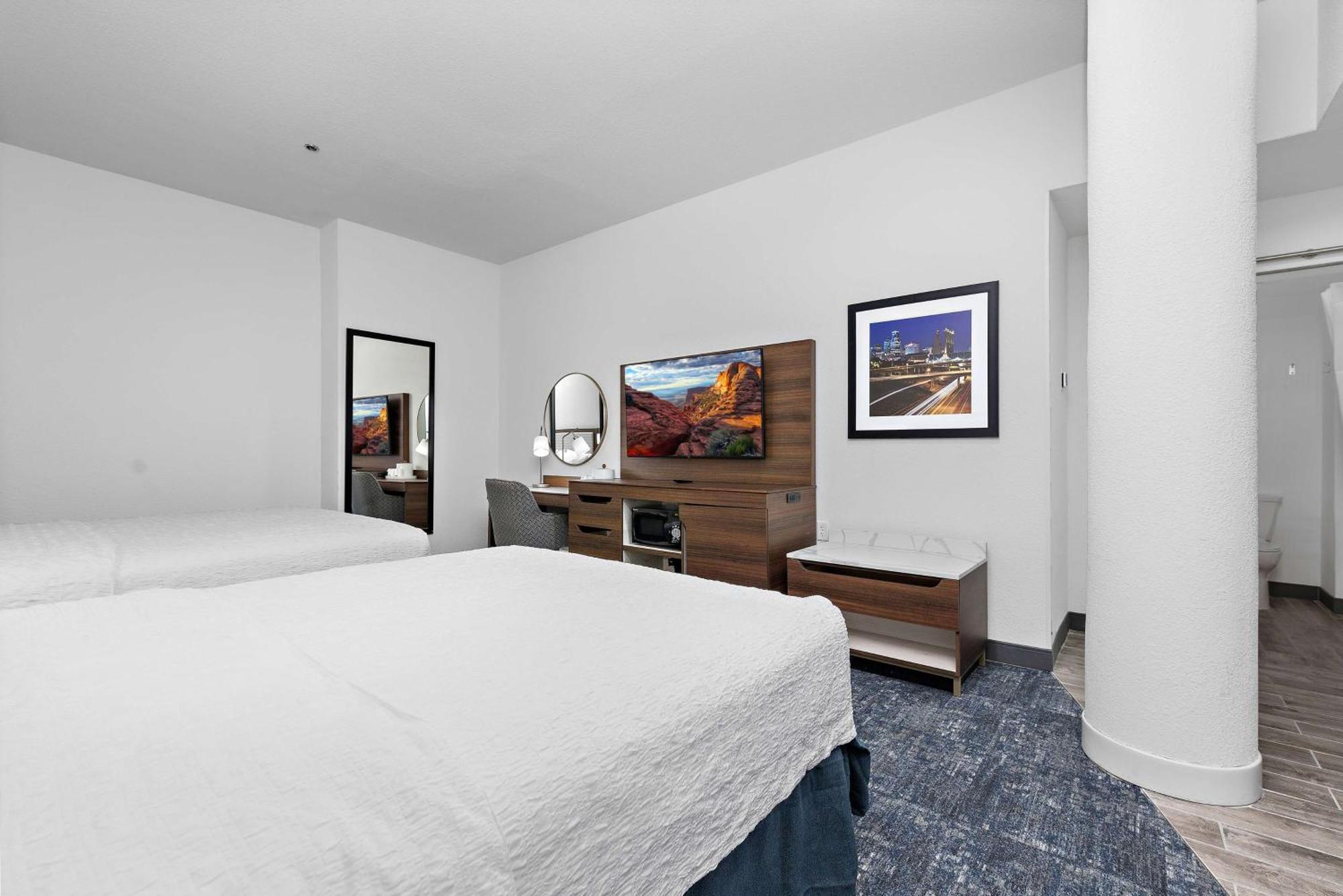 Queen Room Two Queen Beds