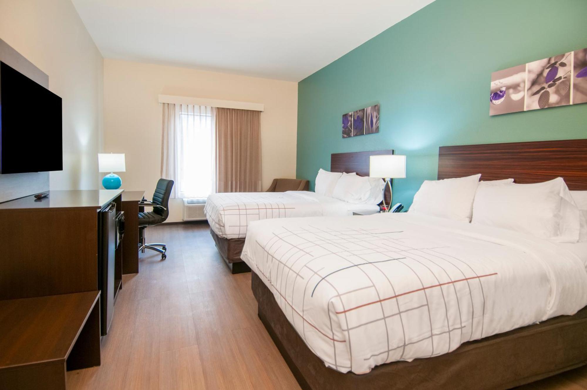 Quadruple Room with Two Queen Beds - Mobility Accessible - Non Smoking