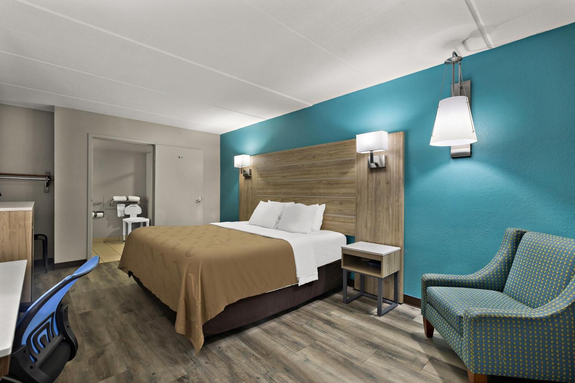 King Room Accessible or Non-Smoking
