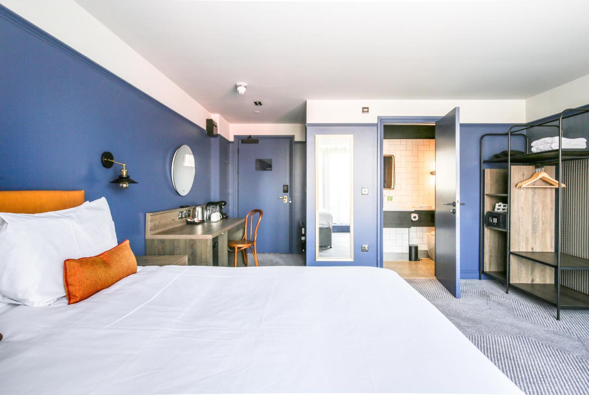Standard Double Room Non-Smoking,1528287082:JPEG