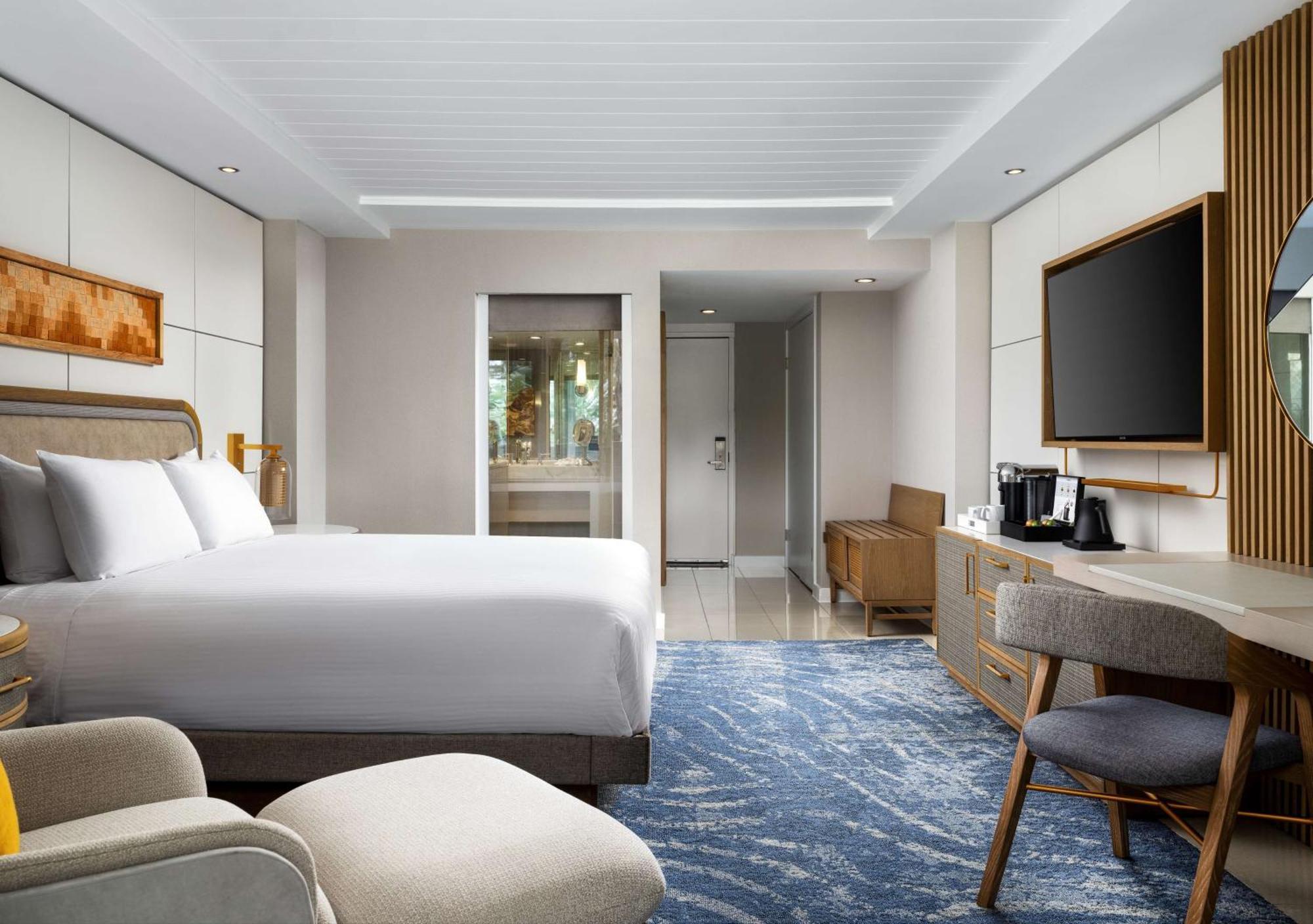 Deluxe King Room