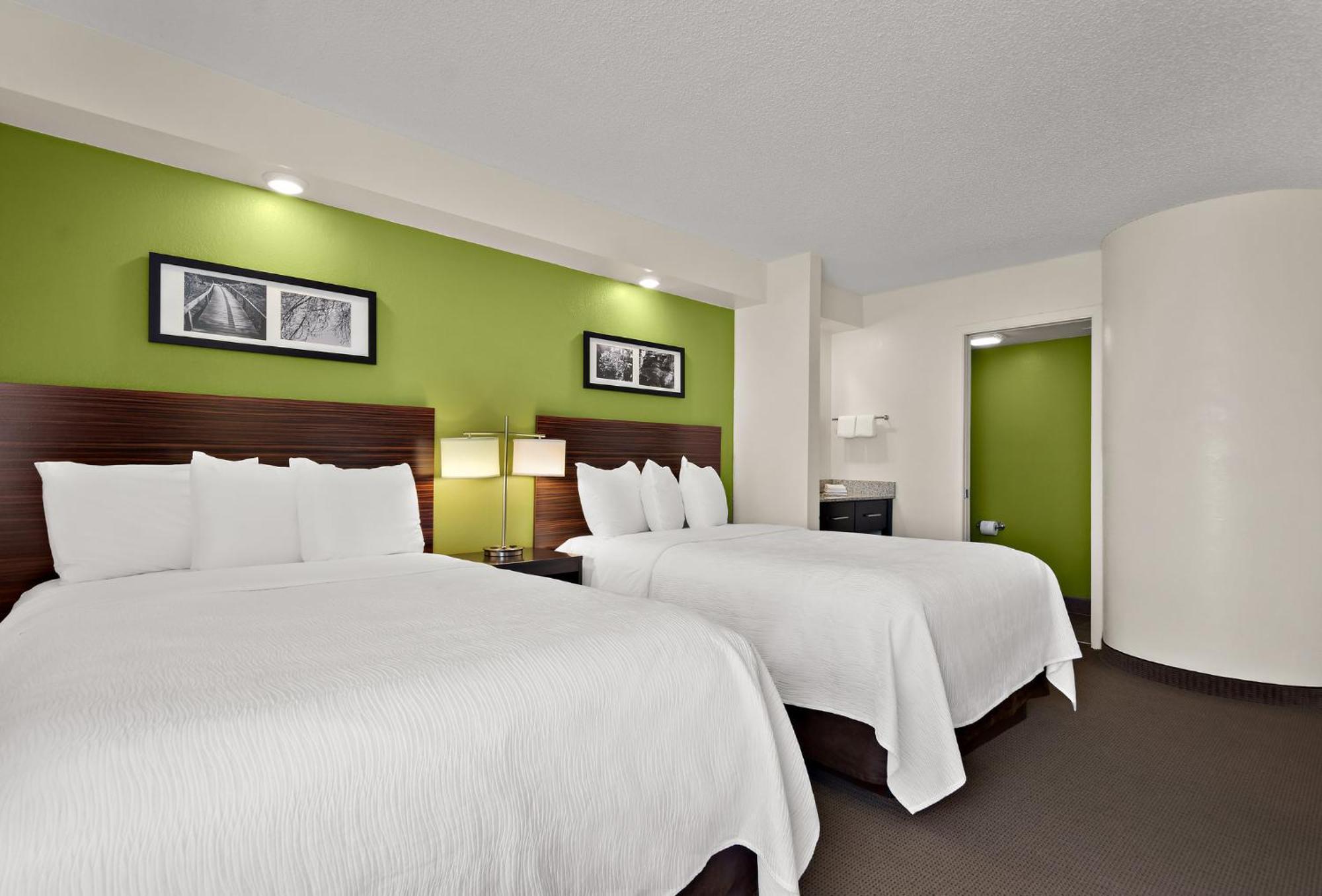 Business Room with Two Queen Beds Non-Smoking