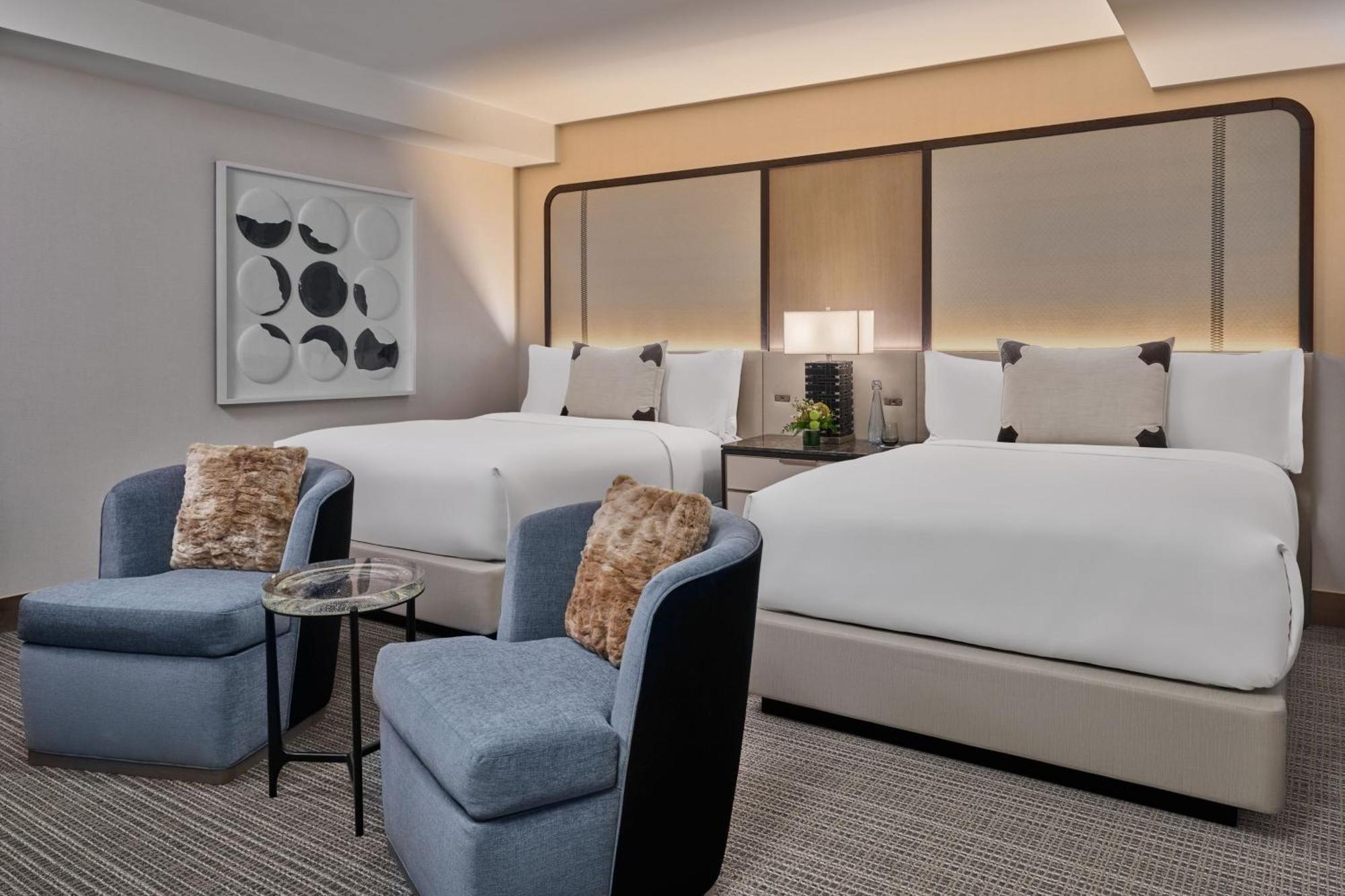 Deluxe Queen Room