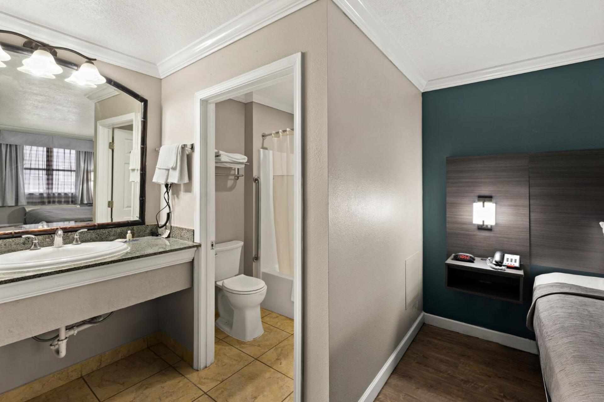 King Room - Disability Access/Smoking
