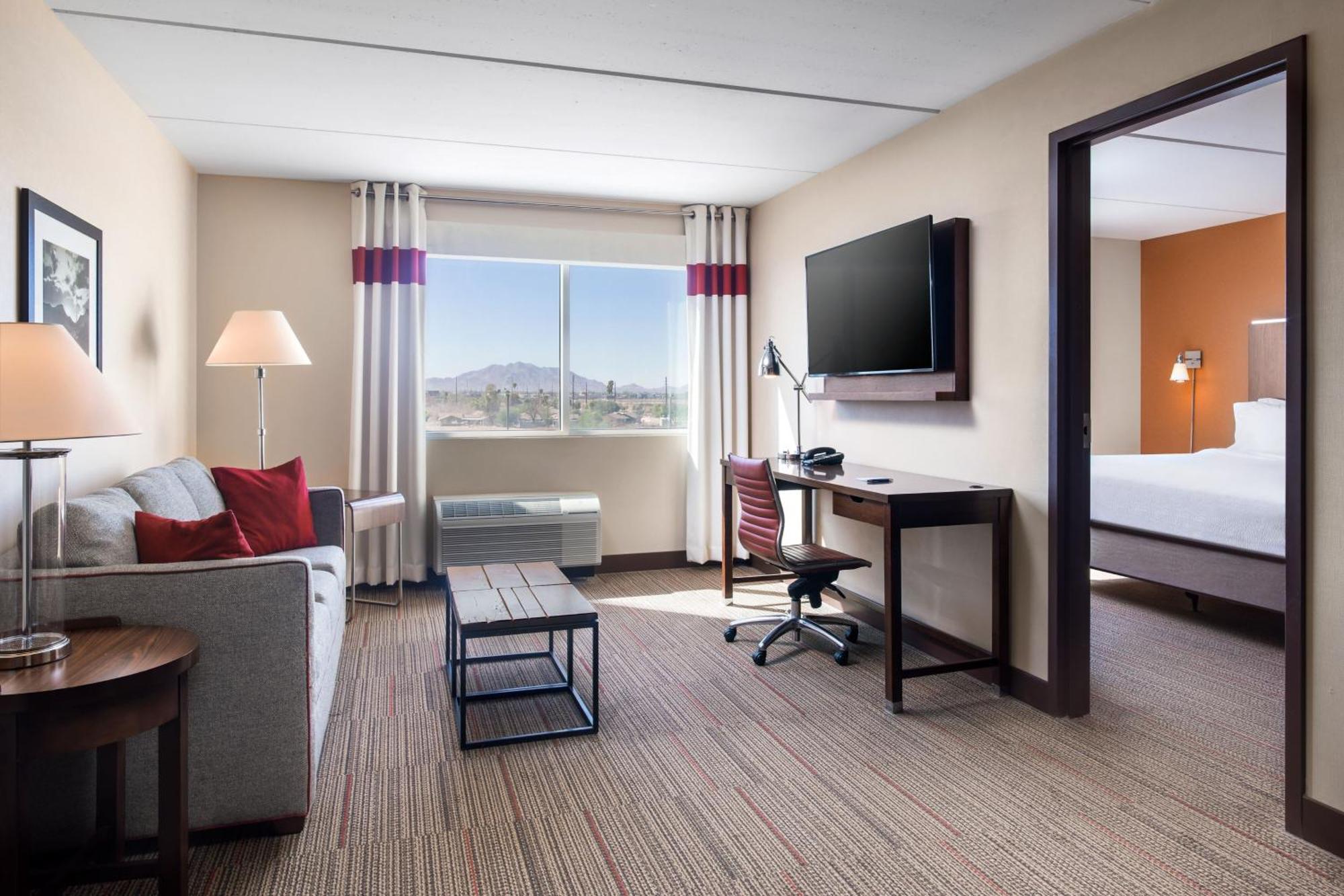 1 Bedroom Suite, 1 King, Sofa bed