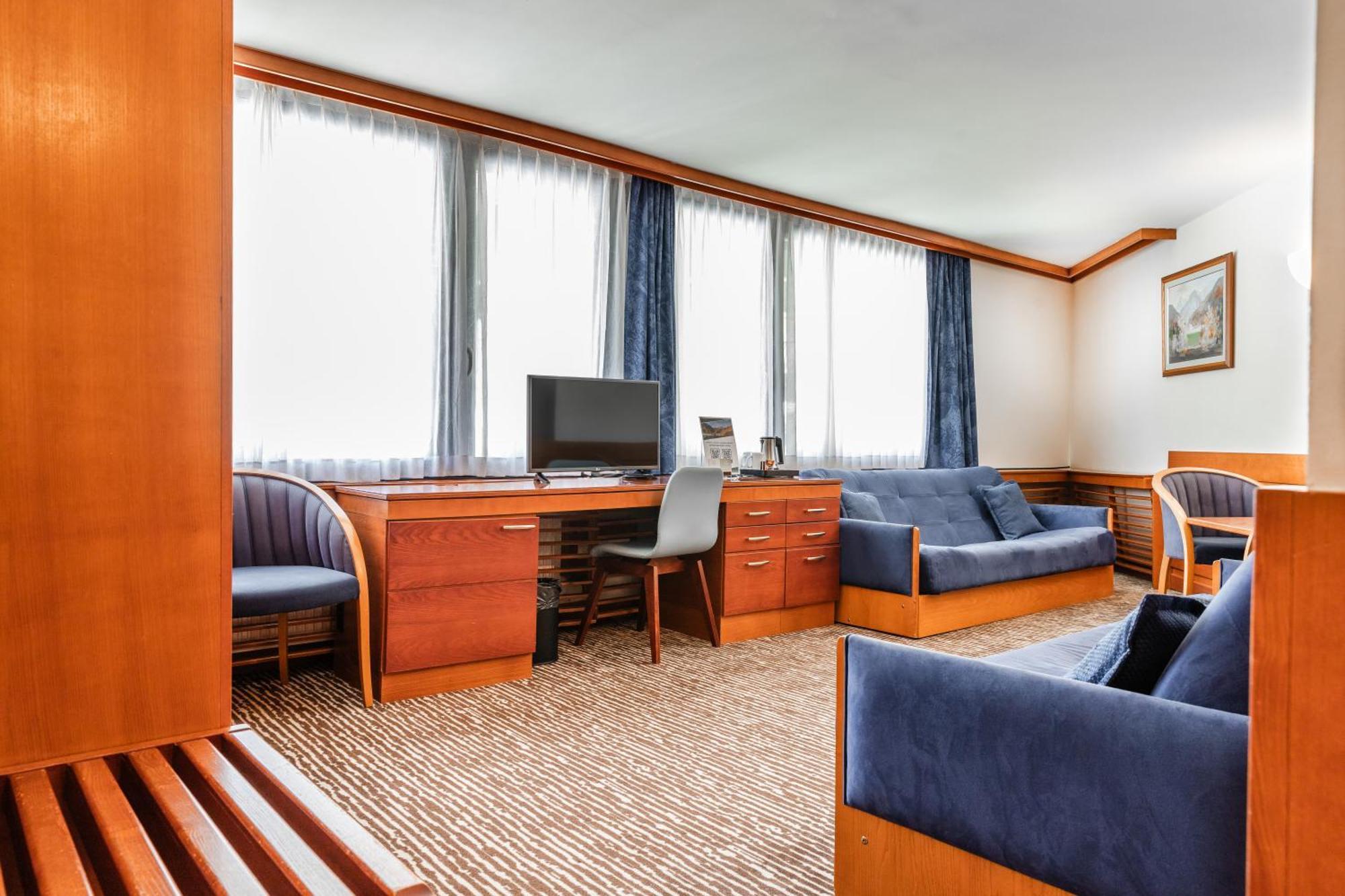 Junior Suite,1532741314:JPEG