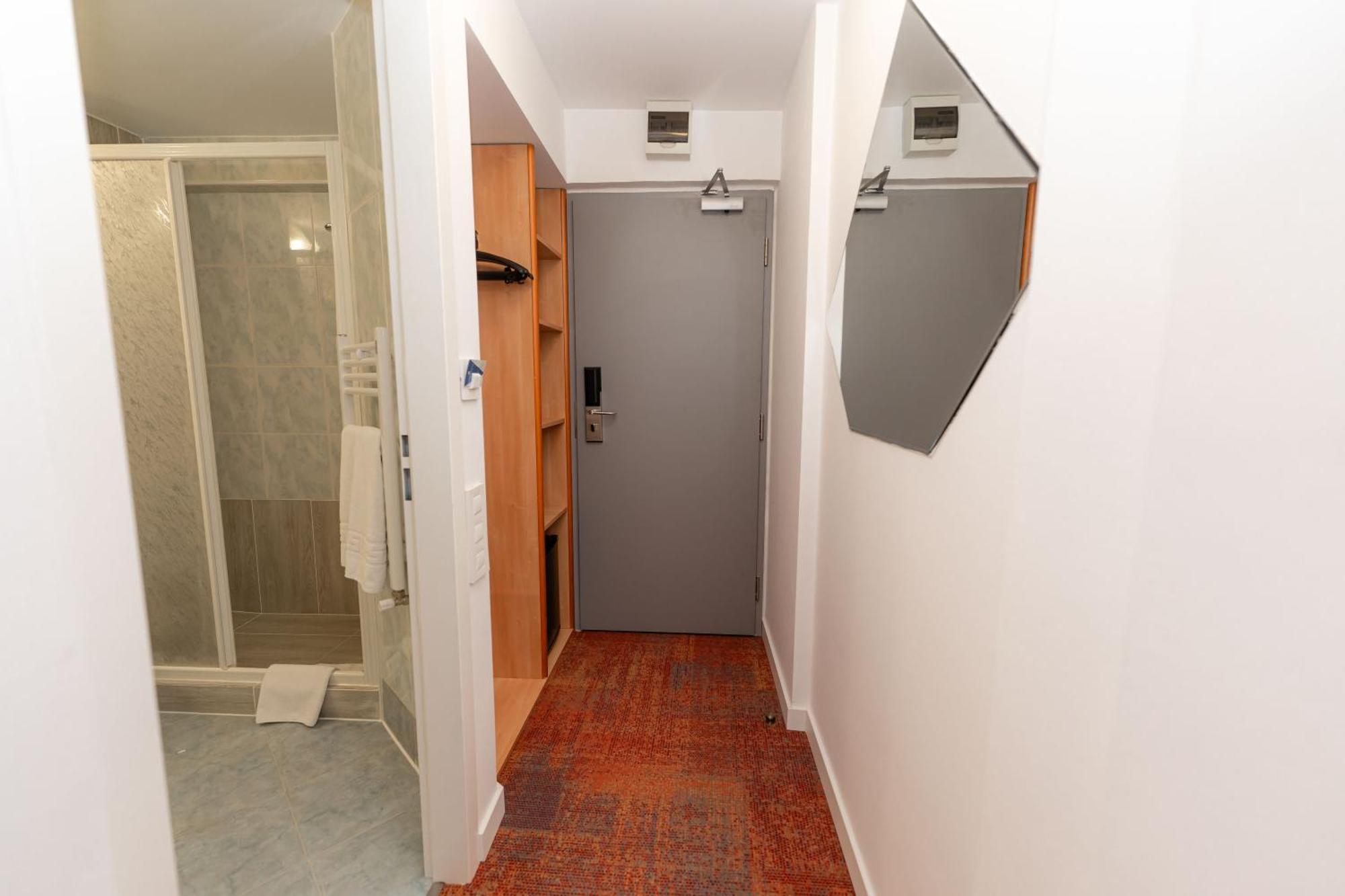 Standard Twin Room,1534827868:JPEG