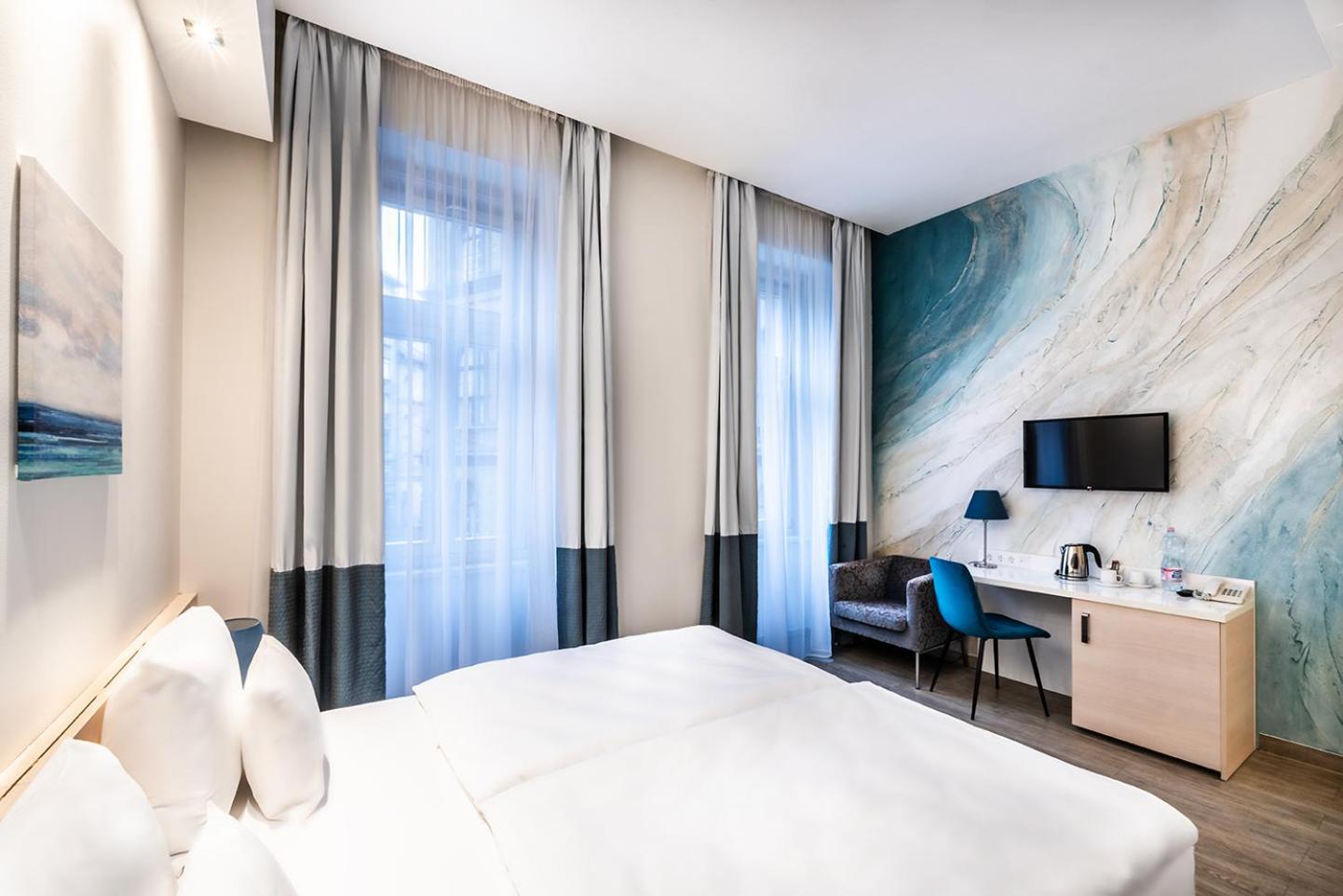 Deluxe Double or Twin Room City View
