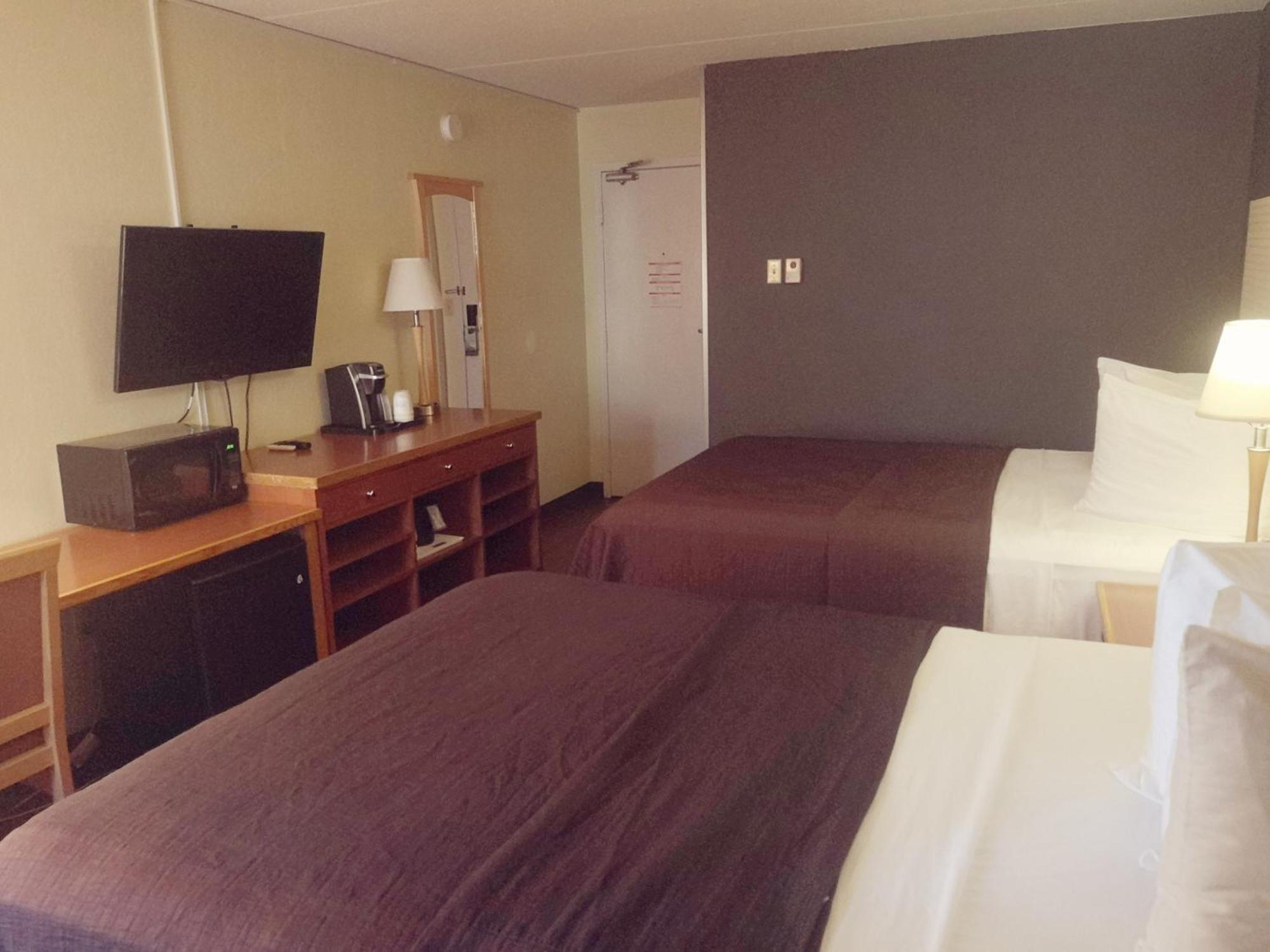Queen Room Two Queen Beds Non-Smoking