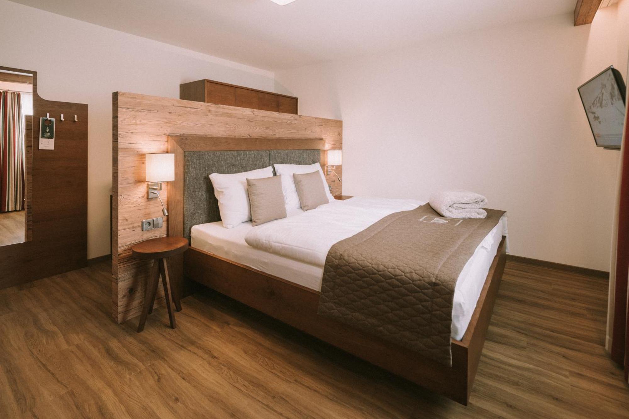 One-Bedroom Suite,1536890440:JPEG